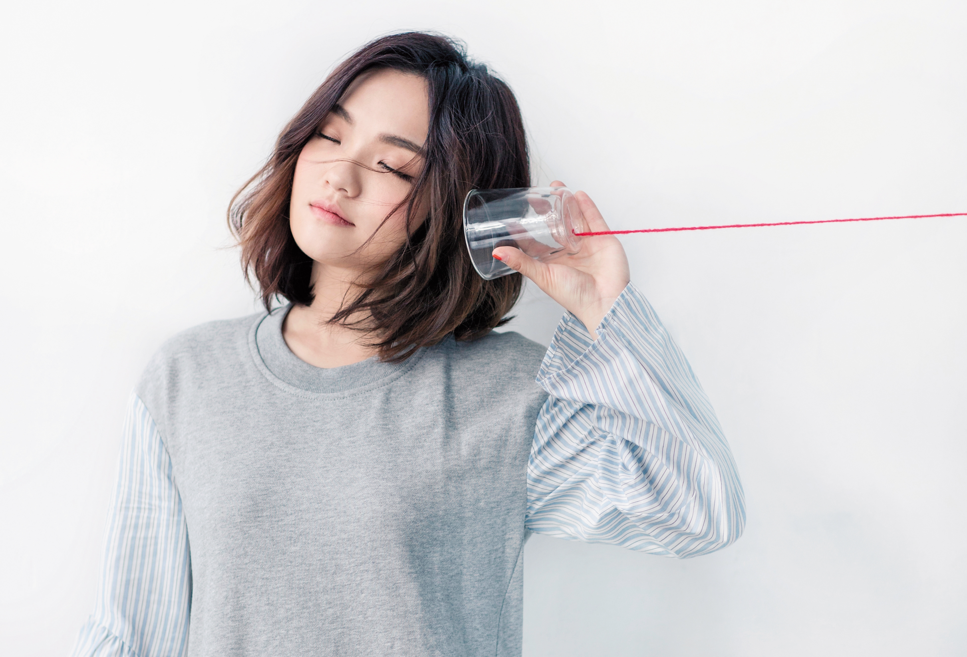 音樂是徐佳瑩的生命線，她傾聽，並與之連結，唱出自己情緒與被療癒的種種。