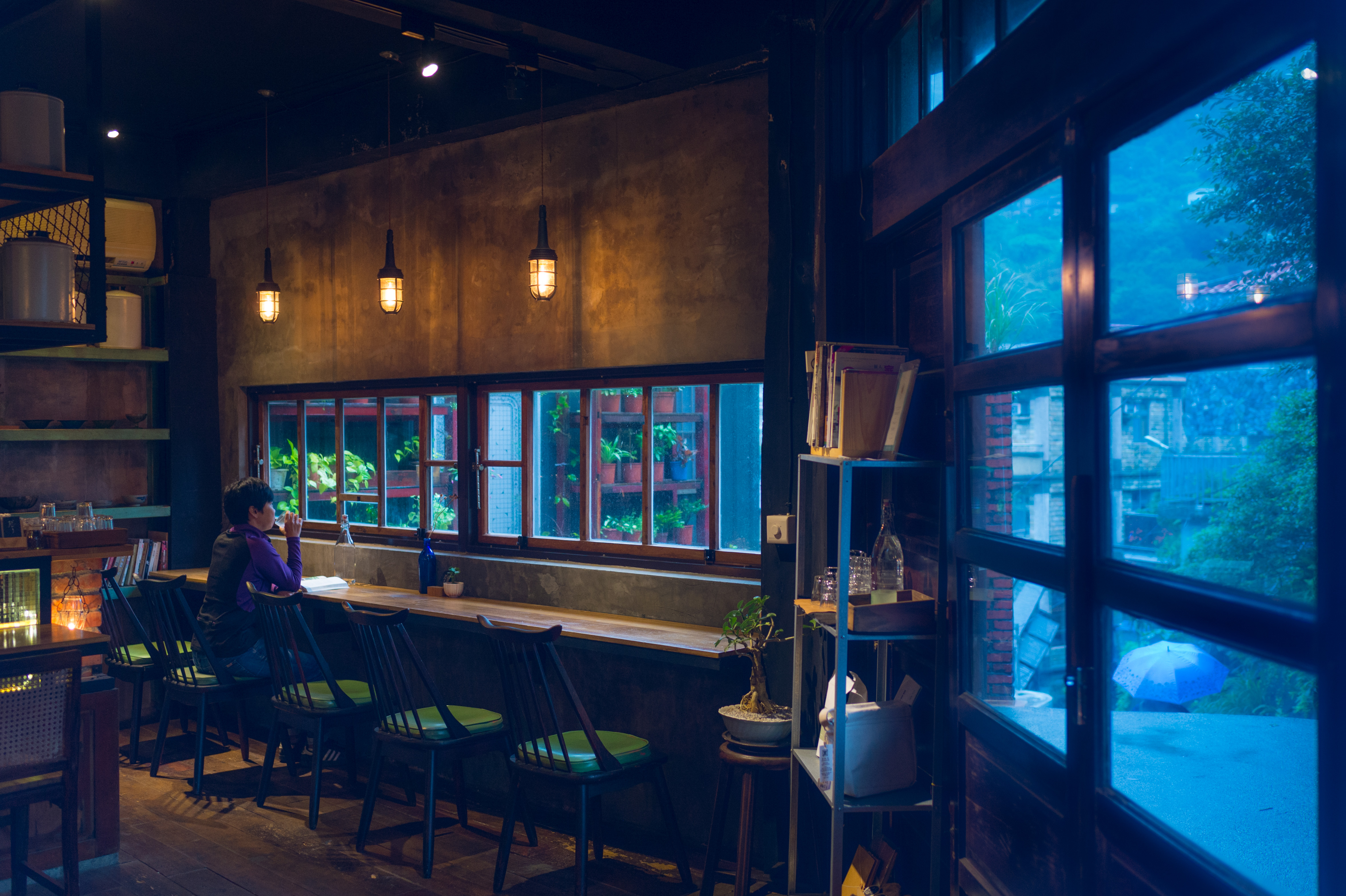 望著金瓜石山城景色，時間彷彿在此凝結。