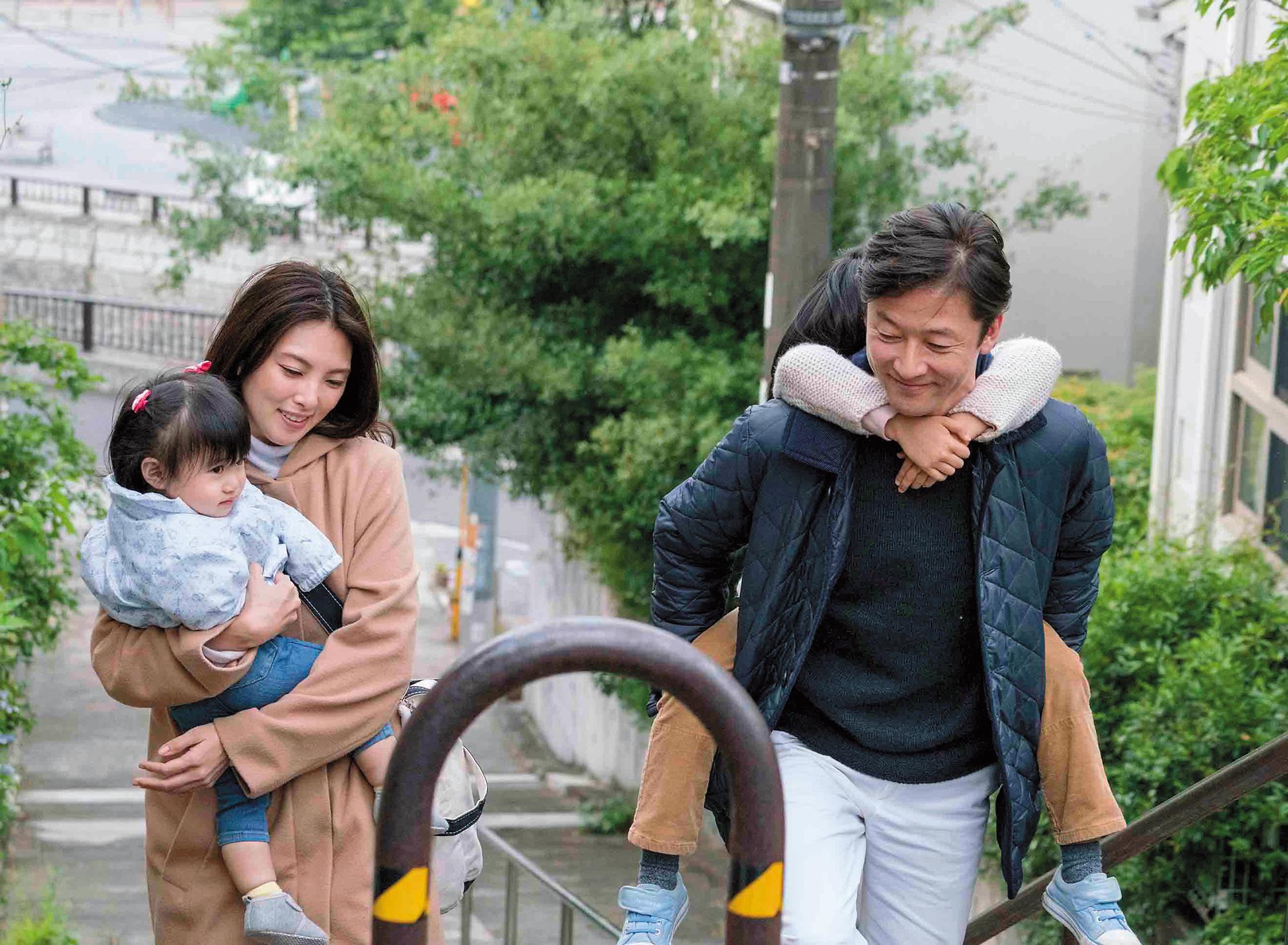 導演手法細膩，演員選角有趣，淺野忠信與田中麗奈及她與前夫生的女兒組成新家庭，面臨了複雜的親子關係。（天馬行空提供）