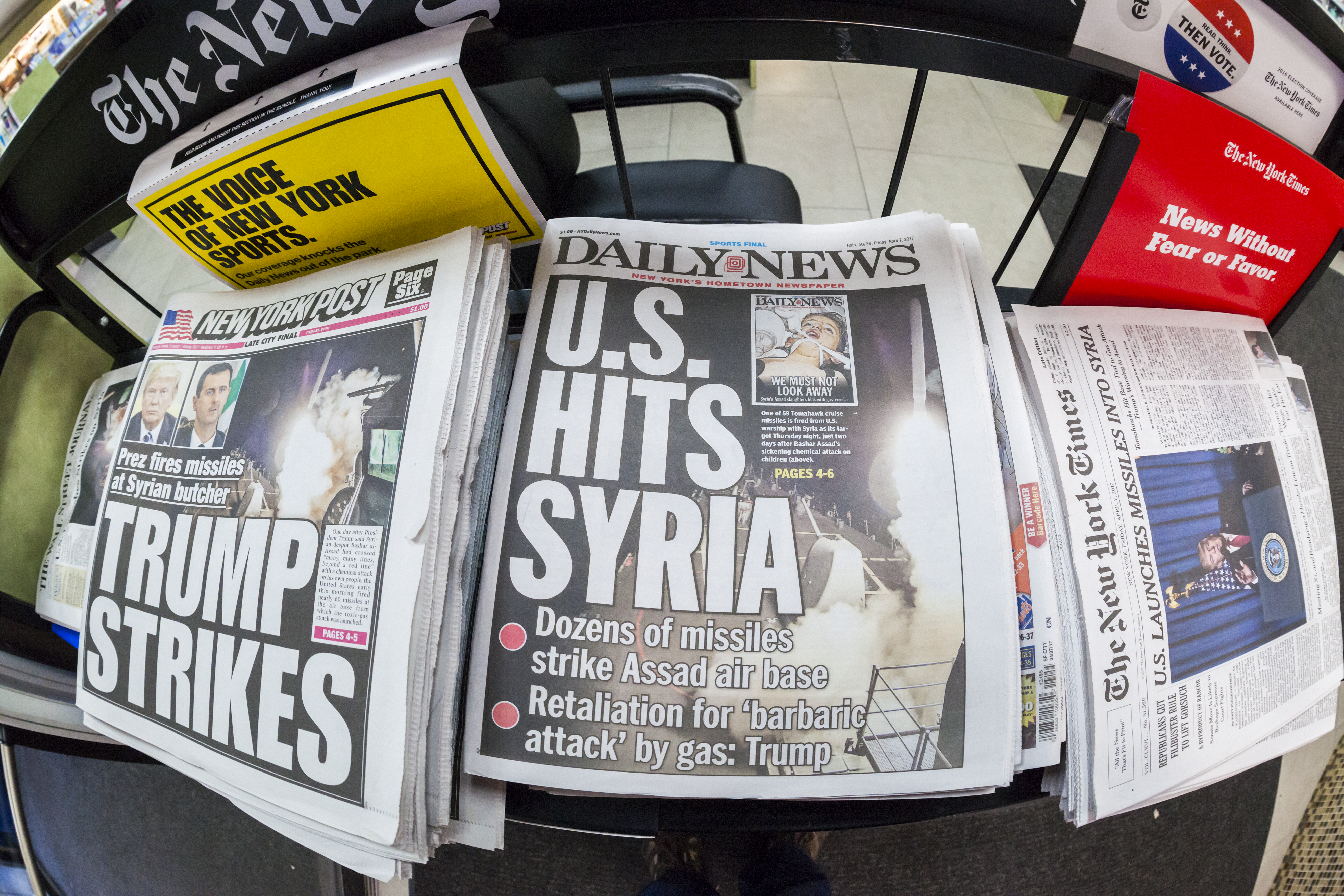 新聞報導偏重於天災人禍，常被批評是「唯恐天下不亂」。（東方IC）