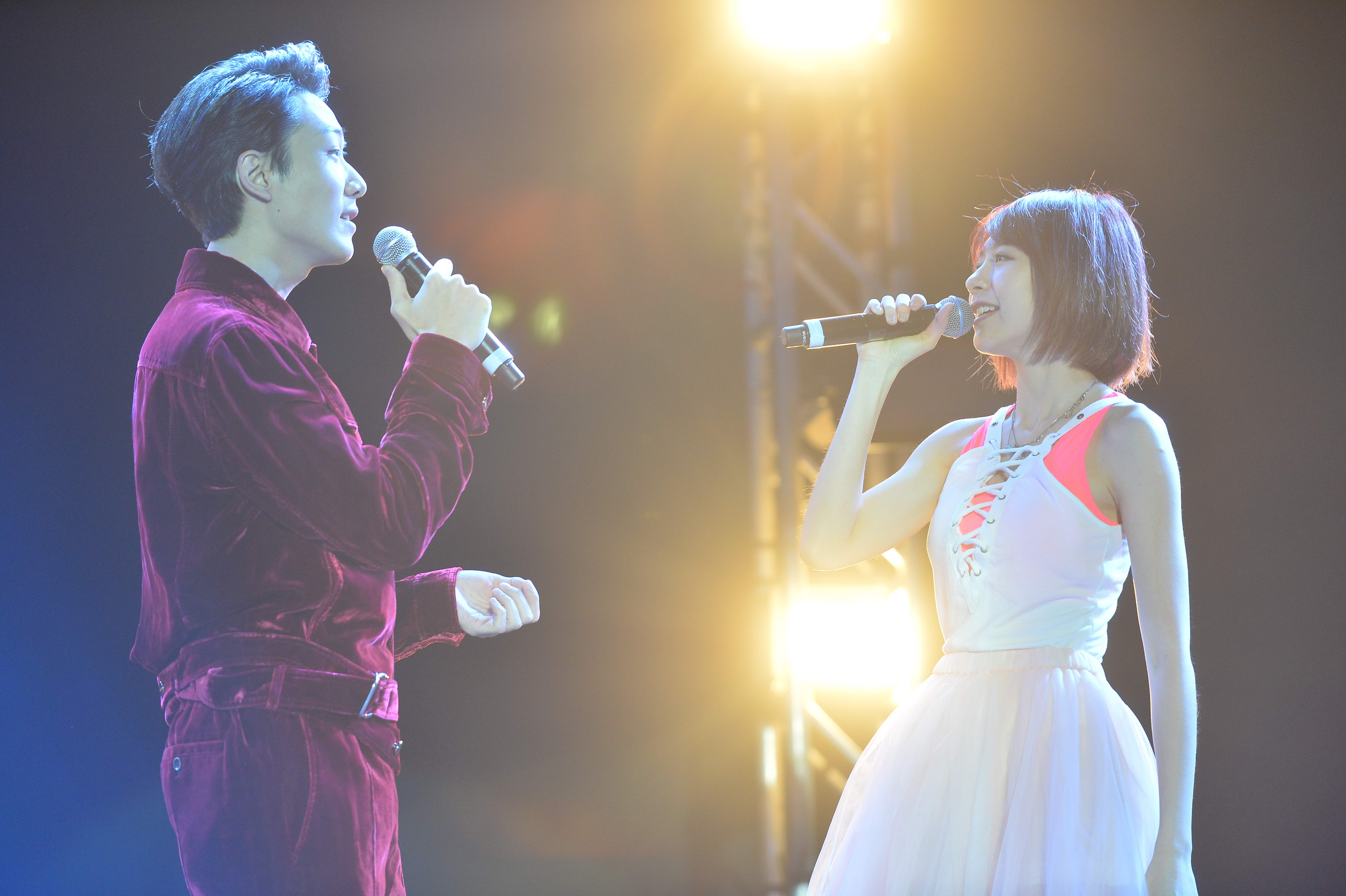 林明禎（右）力邀曾合作過的《救殭清道夫》男主角蔡瀚億（Baby John）擔任嘉賓。（種子音樂提供）