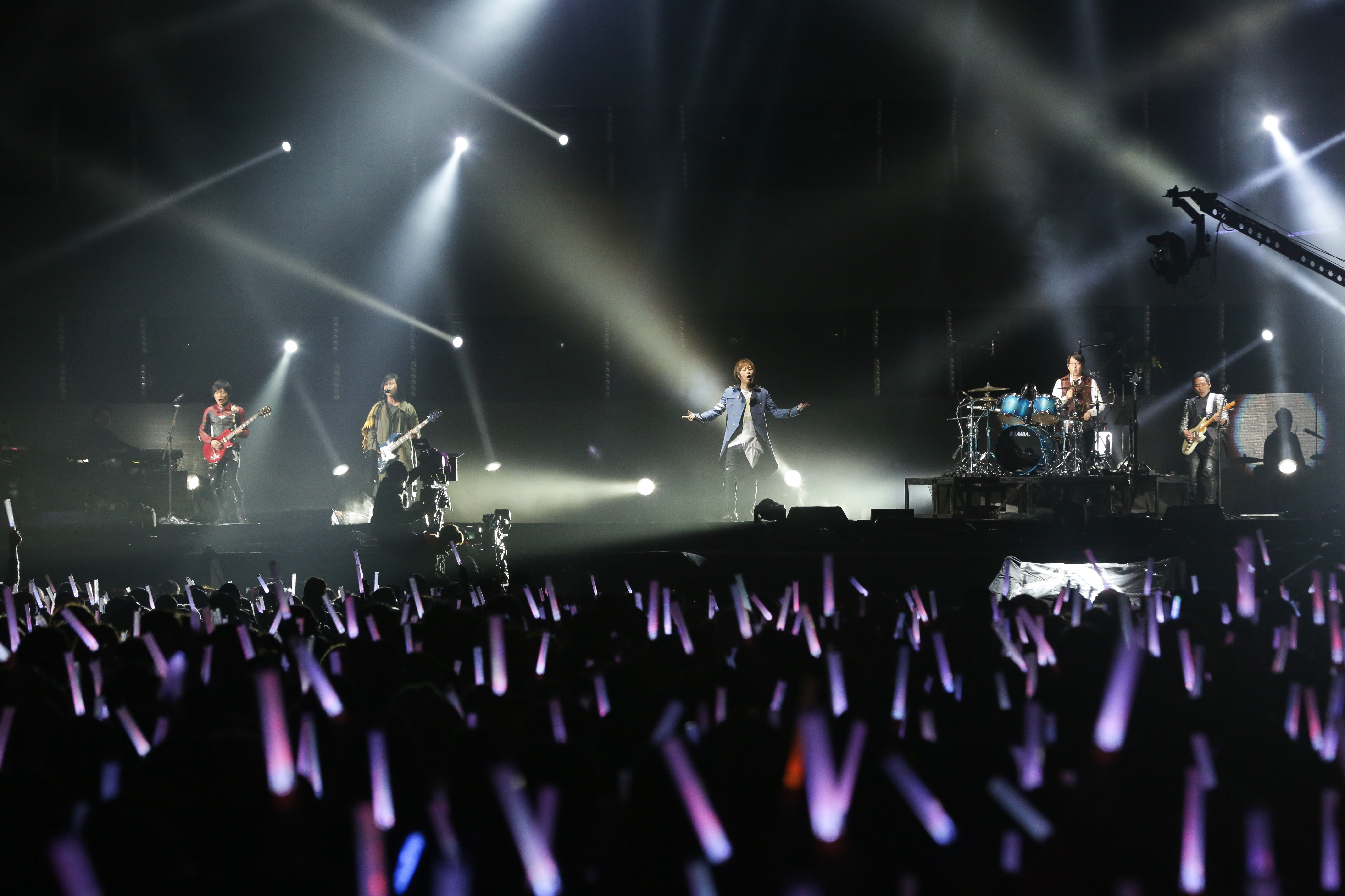 五月天昨天在桃園國際棒球場舉辦《人生無限公司》巡迴演唱會，也慶祝成軍20週年。