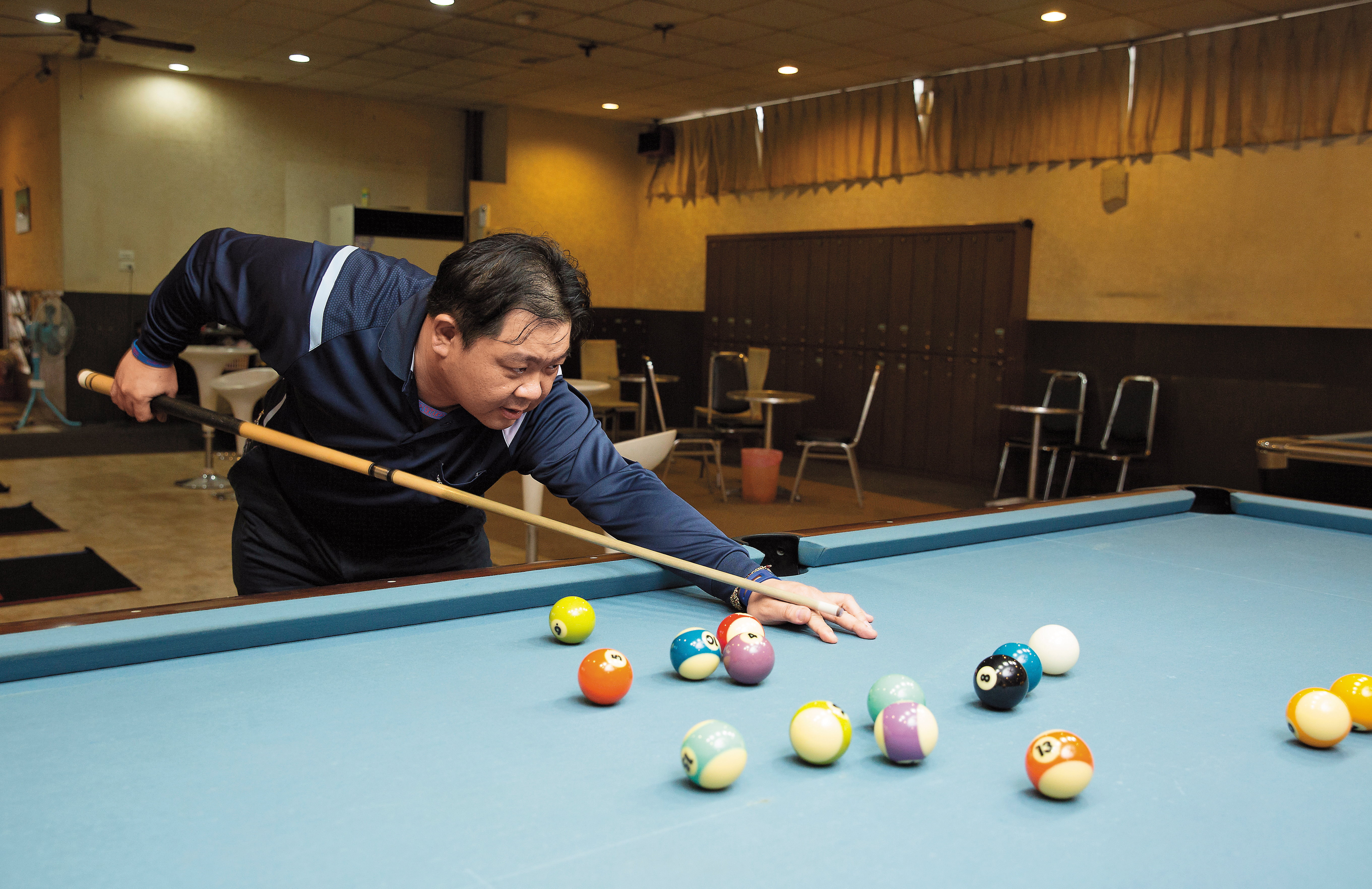 遭人指控有許多爭議的撞球教練洪國峻表示，能不能進入世界飛鏢聯盟，每個協會都有權利去申請。