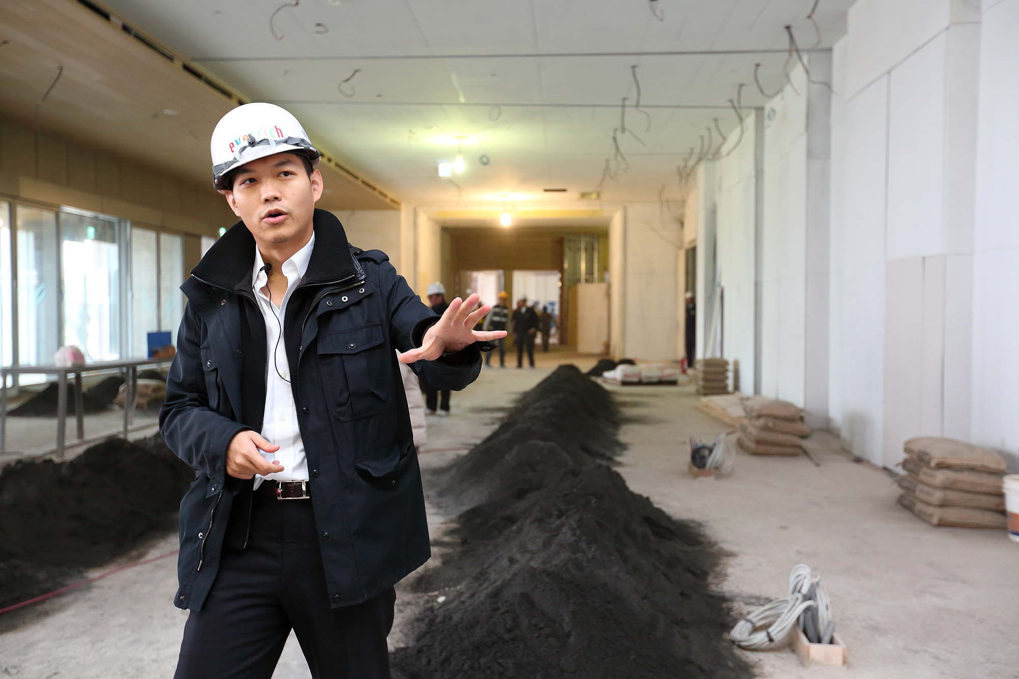 昇恆昌總經理江建廷拚台灣觀光王，逆勢在澎湖開飯店蓋商場。