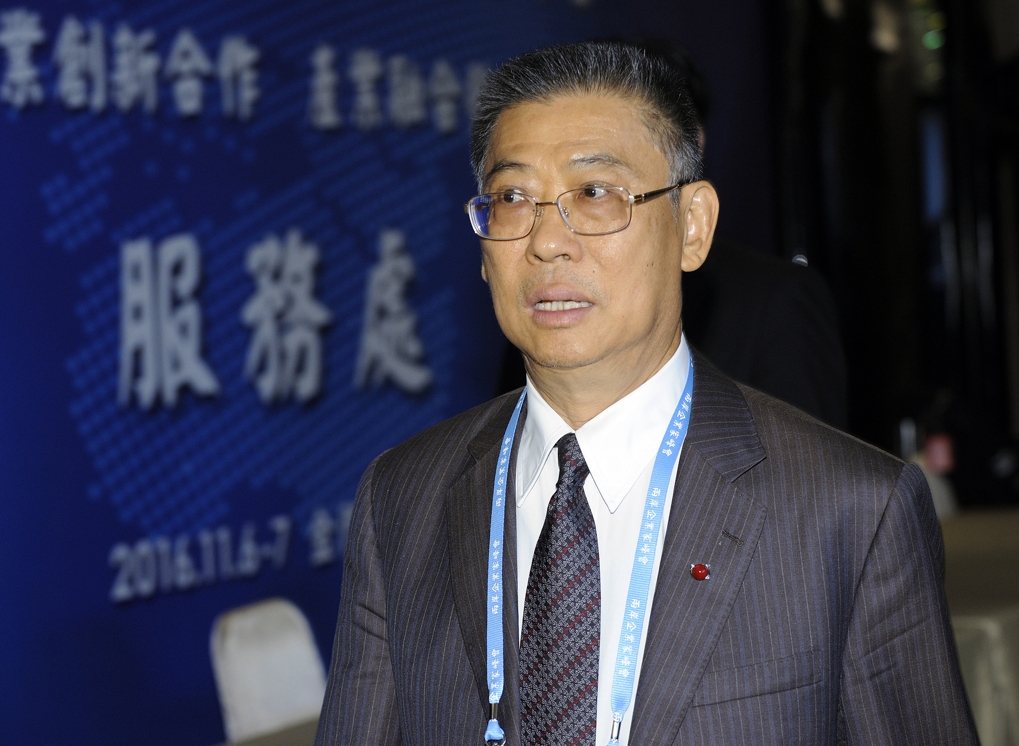 江松樺發跡過程相當傳奇，代理過國際精品，成為他後來打造免稅王國的能量。