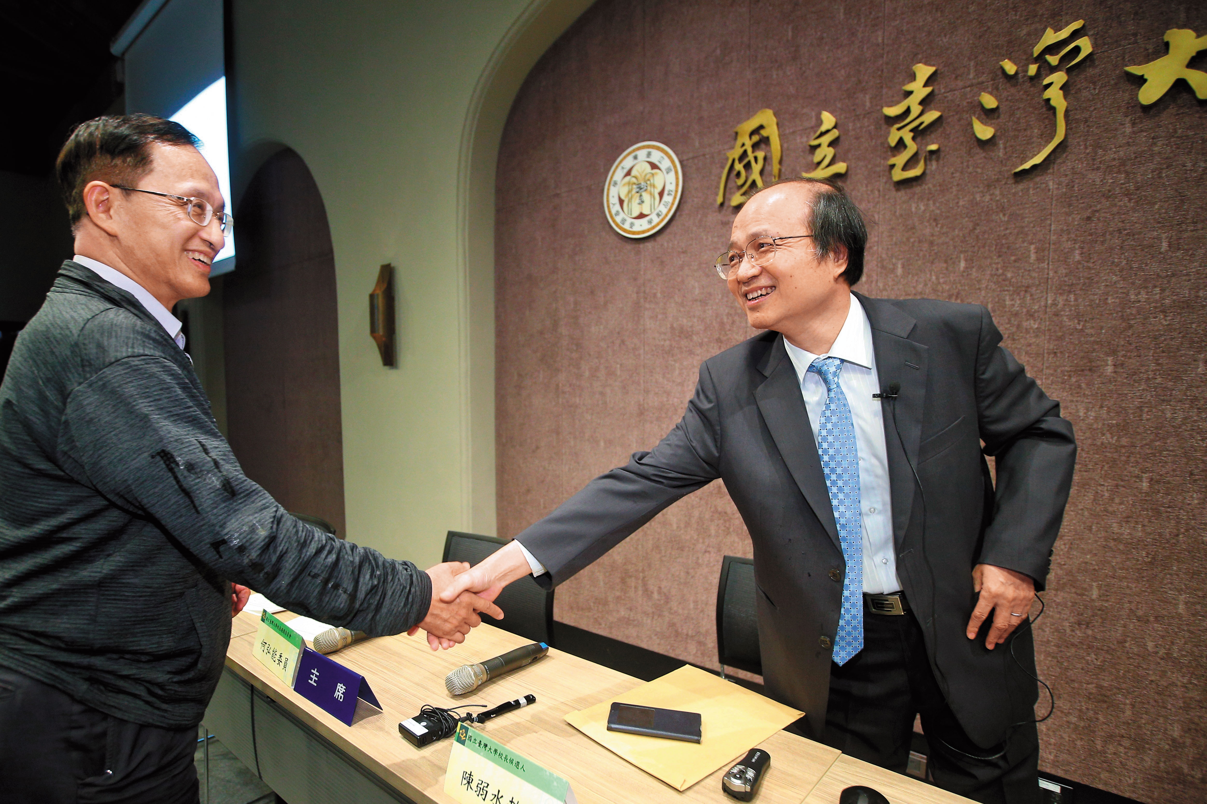 曾任李遠哲特助的前台大文學院院長陳弱水聲勢看漲，在校務會議推薦投票中是8人當中最快速度跨過門檻。（聯合知識庫）