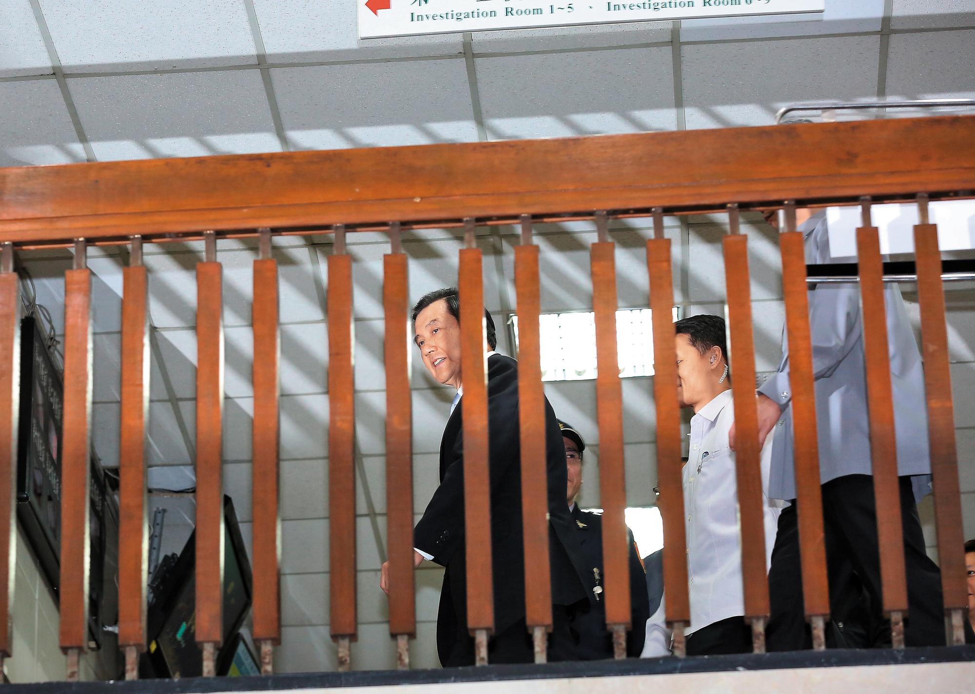 北檢重啟調查三中案,懷疑馬英九主導交易涉及賤賣黨產,新春期間將依違反證交法特別背信罪起訴。