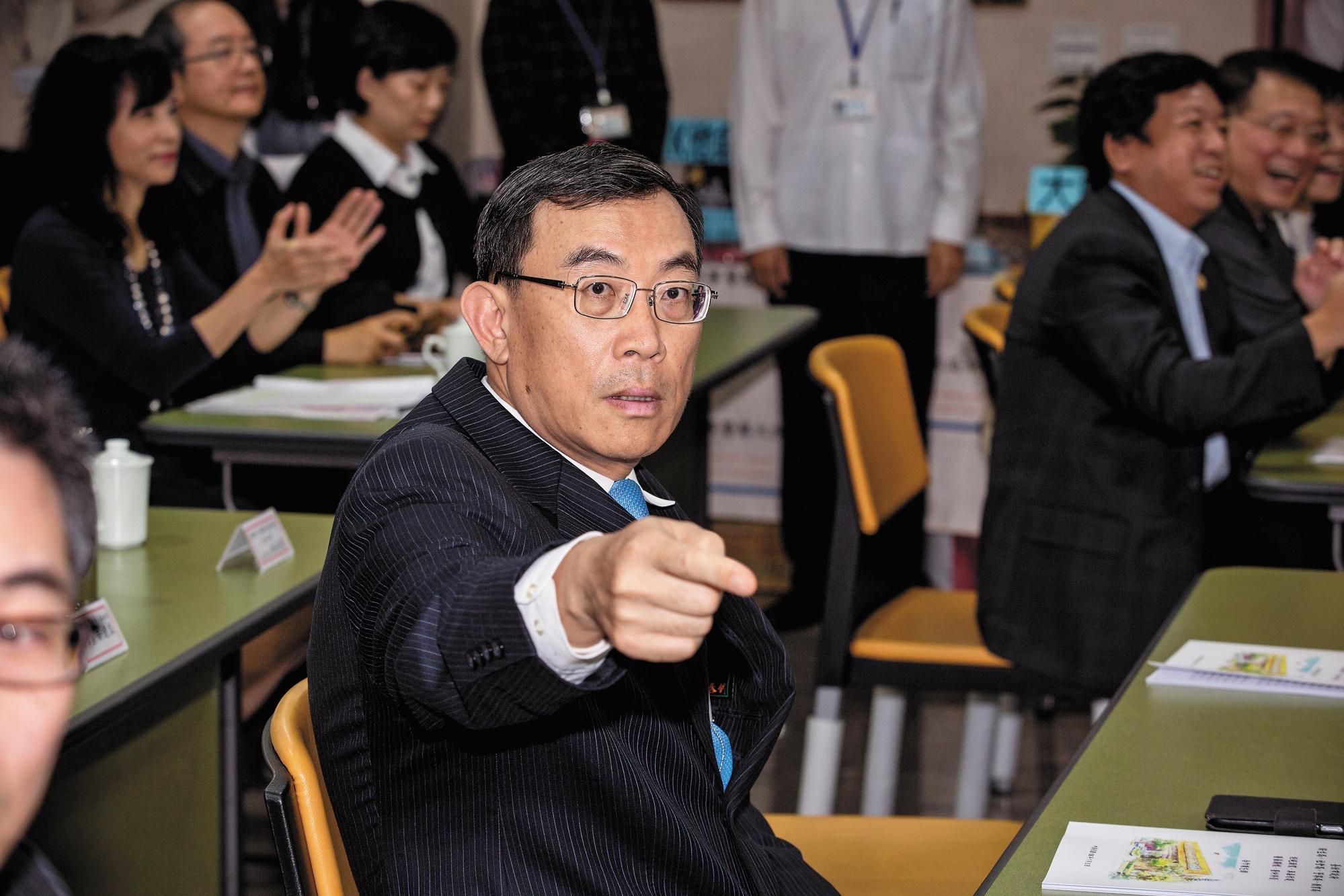 北檢檢察長邢泰釗像拚命三郎,主導偵辦多起弊案,雖然遭馬英九指控洩漏不實祕密,並未動搖他查弊決心。