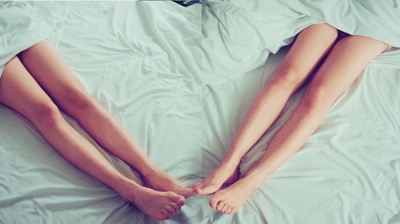 穆姓攝影師作品含有大量裸露、性交畫面，他個人也不諱言深諳此道。（翻攝網路）