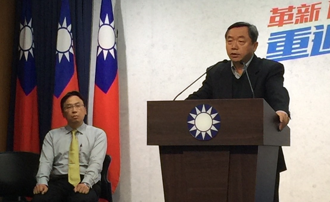 國民黨行管會主委邱大展說,台北高等行政法院裁定內容也顯示確信《黨產條例》有違憲之虞,黨產會應立即停止運作。