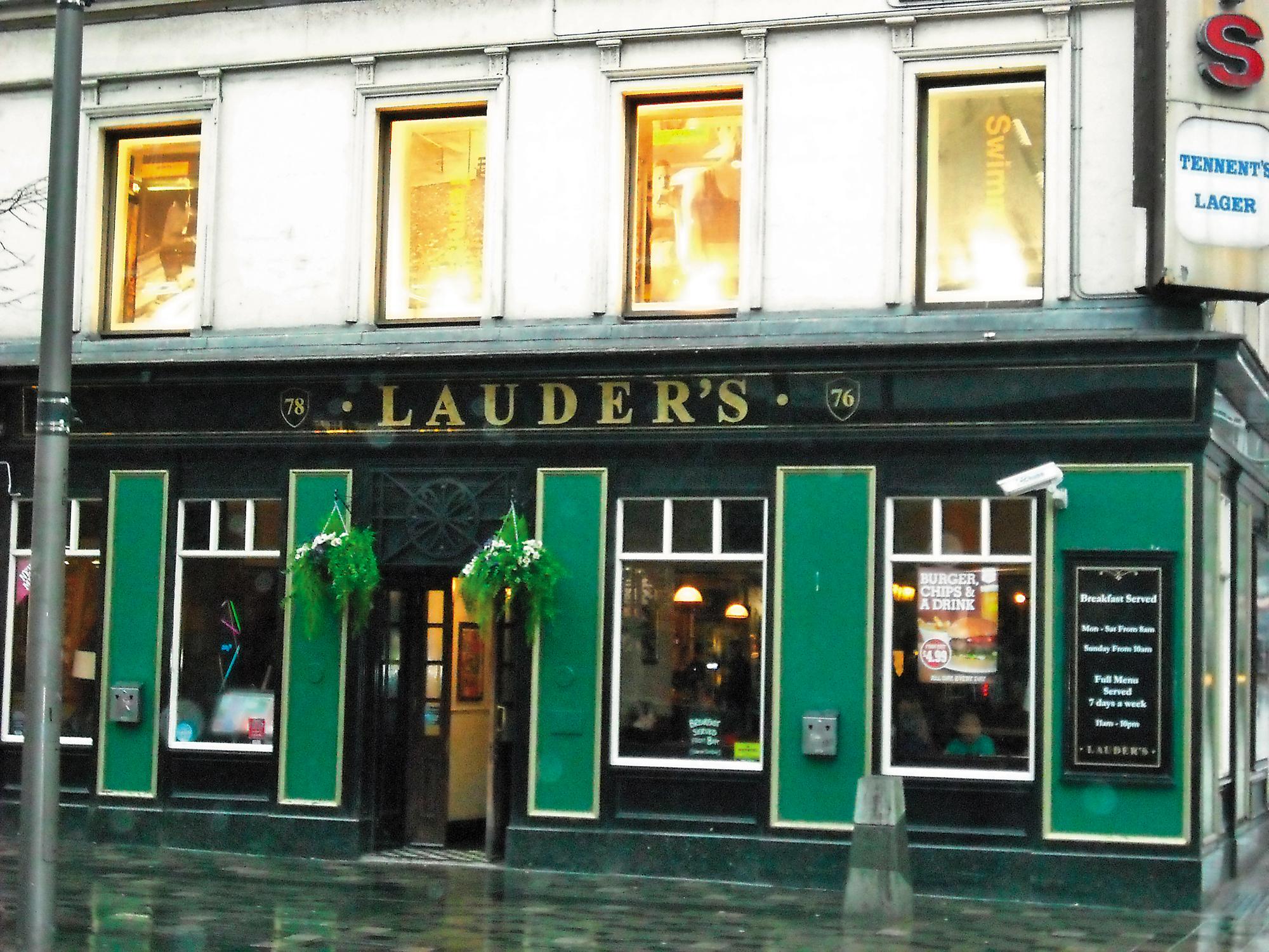 位於蘇格蘭格拉斯哥市的勞德酒吧（Lauder's Bar），現在已是知名地標。