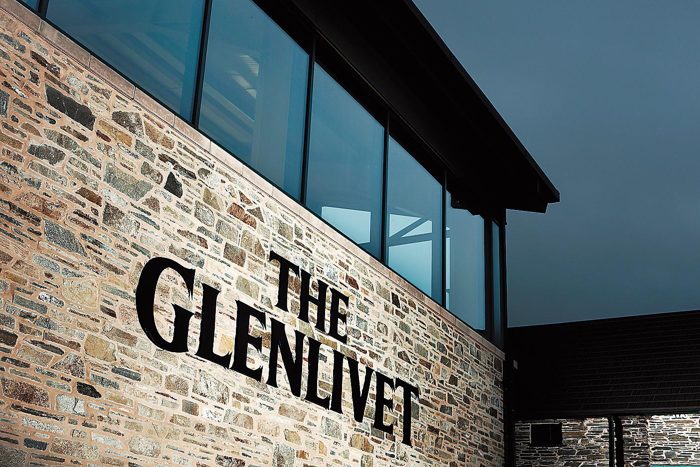 格蘭利威（Glenlivet）原本是個地理名詞，蓋爾語的意思就是「利威河流過的山谷區域」，加上了「The」，就成為第一家在斯佩賽區取得合法酒廠執照的格蘭利威酒廠。