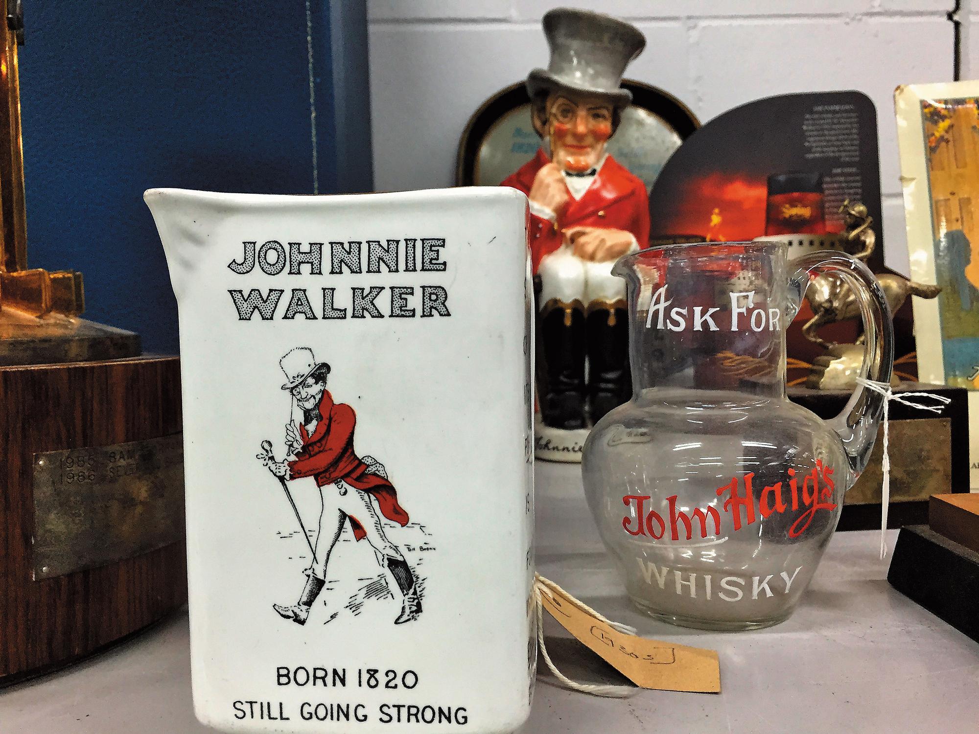 「邁步向前的紳士」為JOHNNIE WALKER品牌注入了具體的鮮明形象及擬人化性格，象徵JOHNNIE WALKER追求進步、放眼未來的精神。