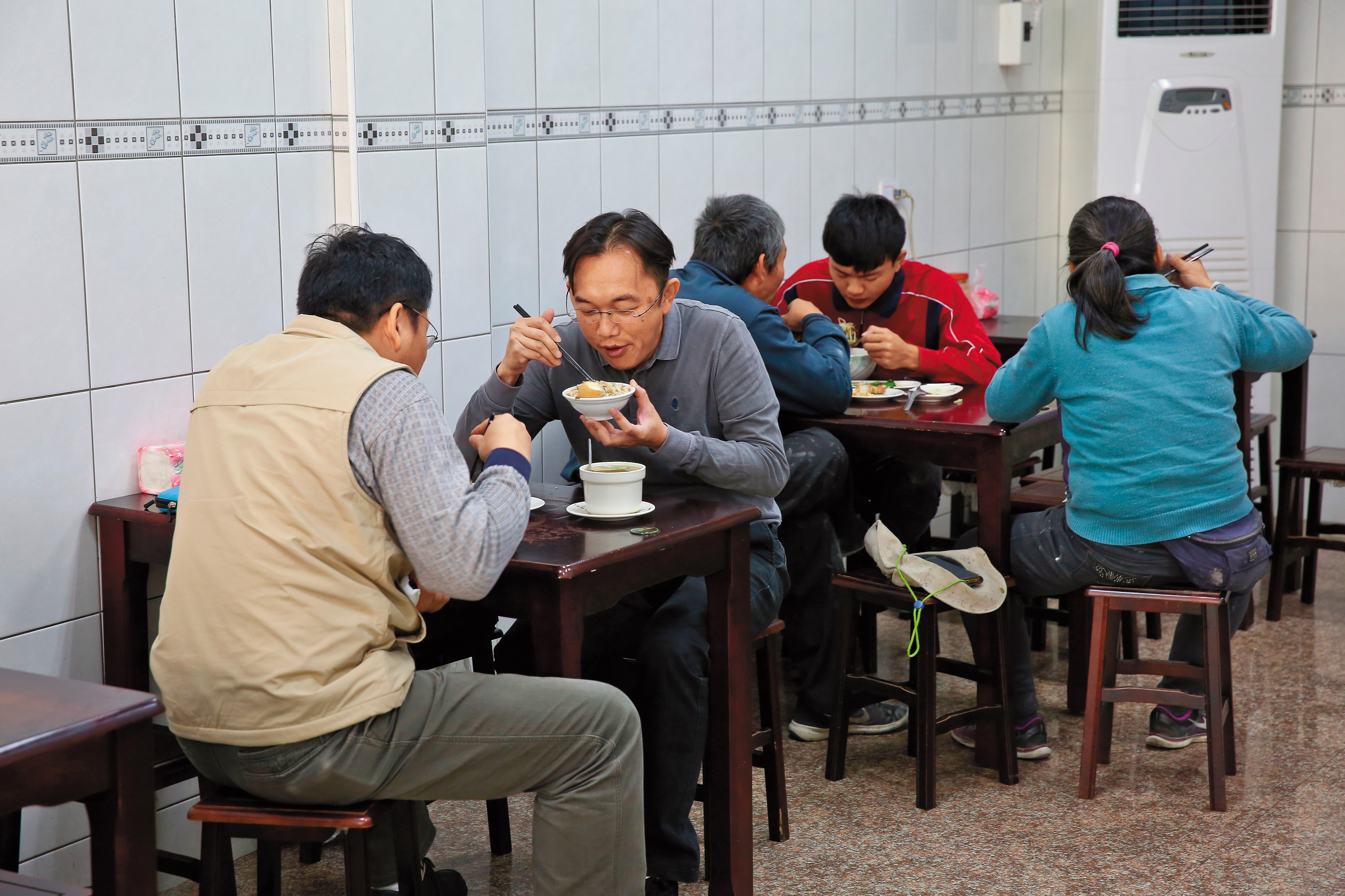 米糕可當正餐或點心，非用餐時間也有不少人前來品嘗。