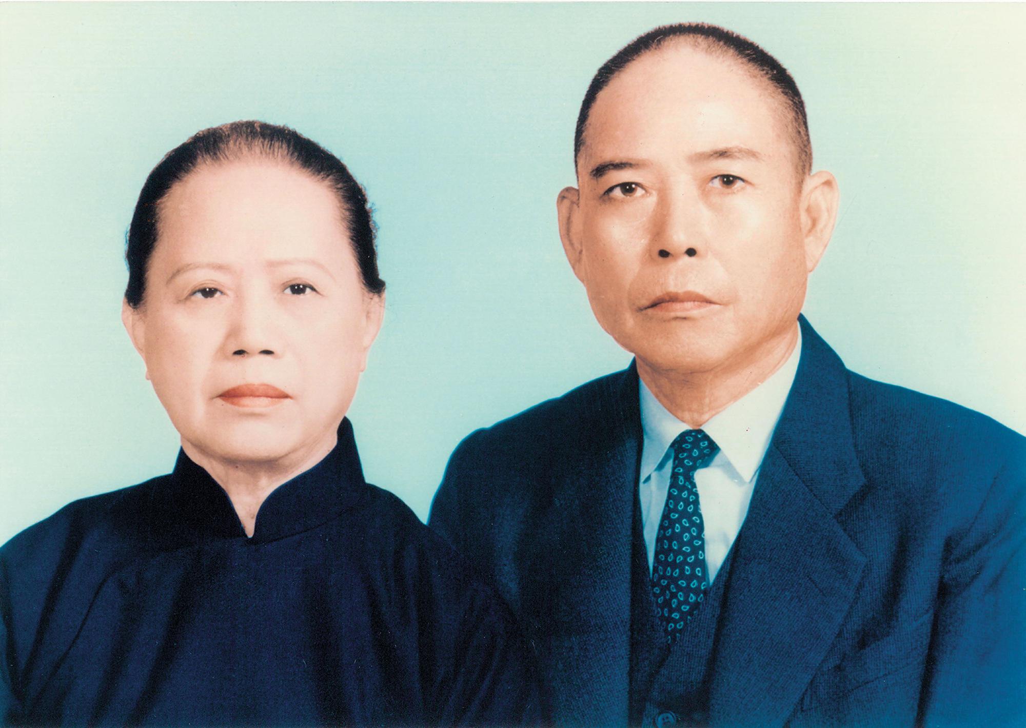 大同第一代林尚志（右）剛創業時數度遭遇困難，夫人楊芙蓉（左）曾變賣嫁妝相挺。（大同公司提供）