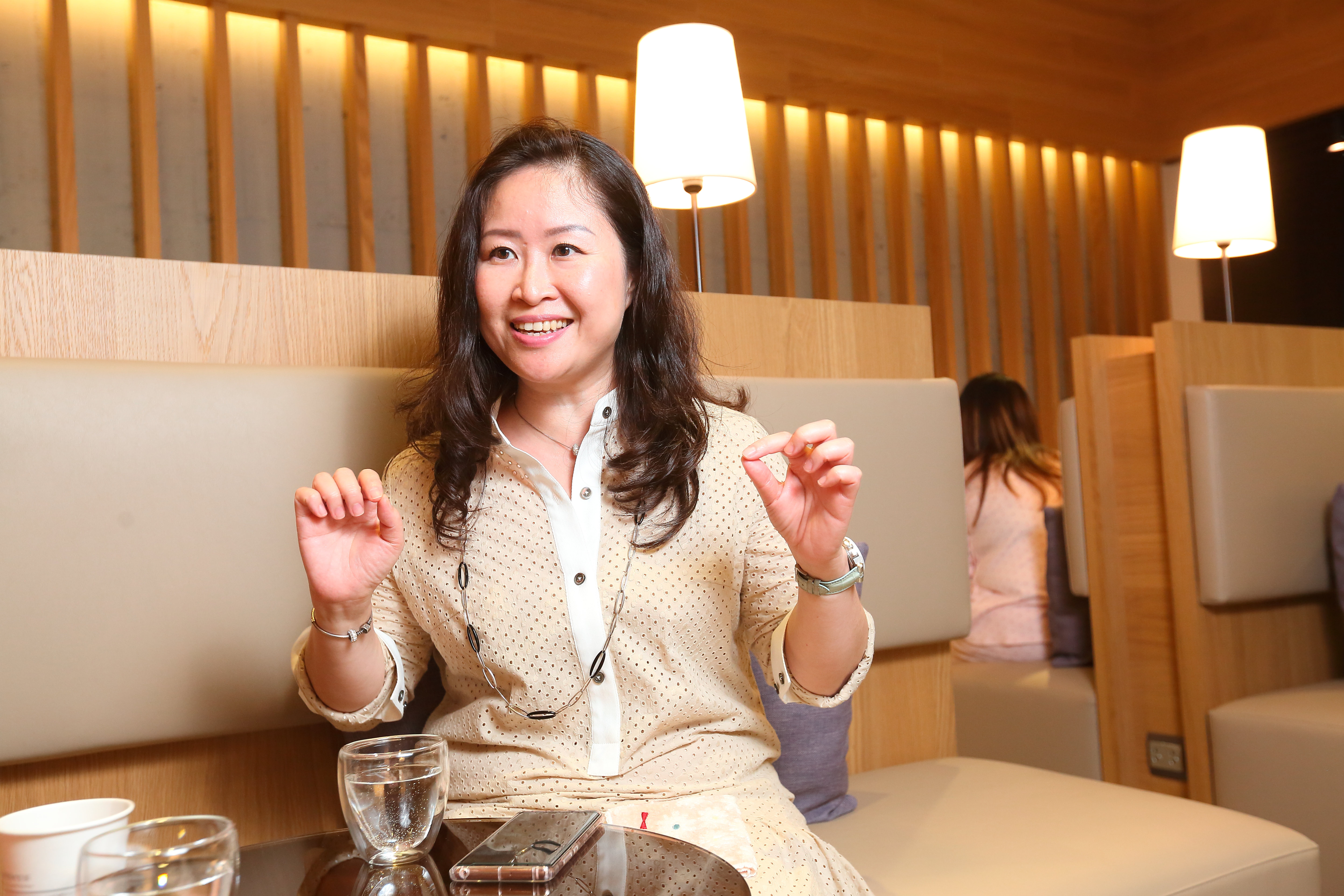 愛兒麗產後護理之家執行長王翠瑛，眼中的母親就像一顆強壯大樹。