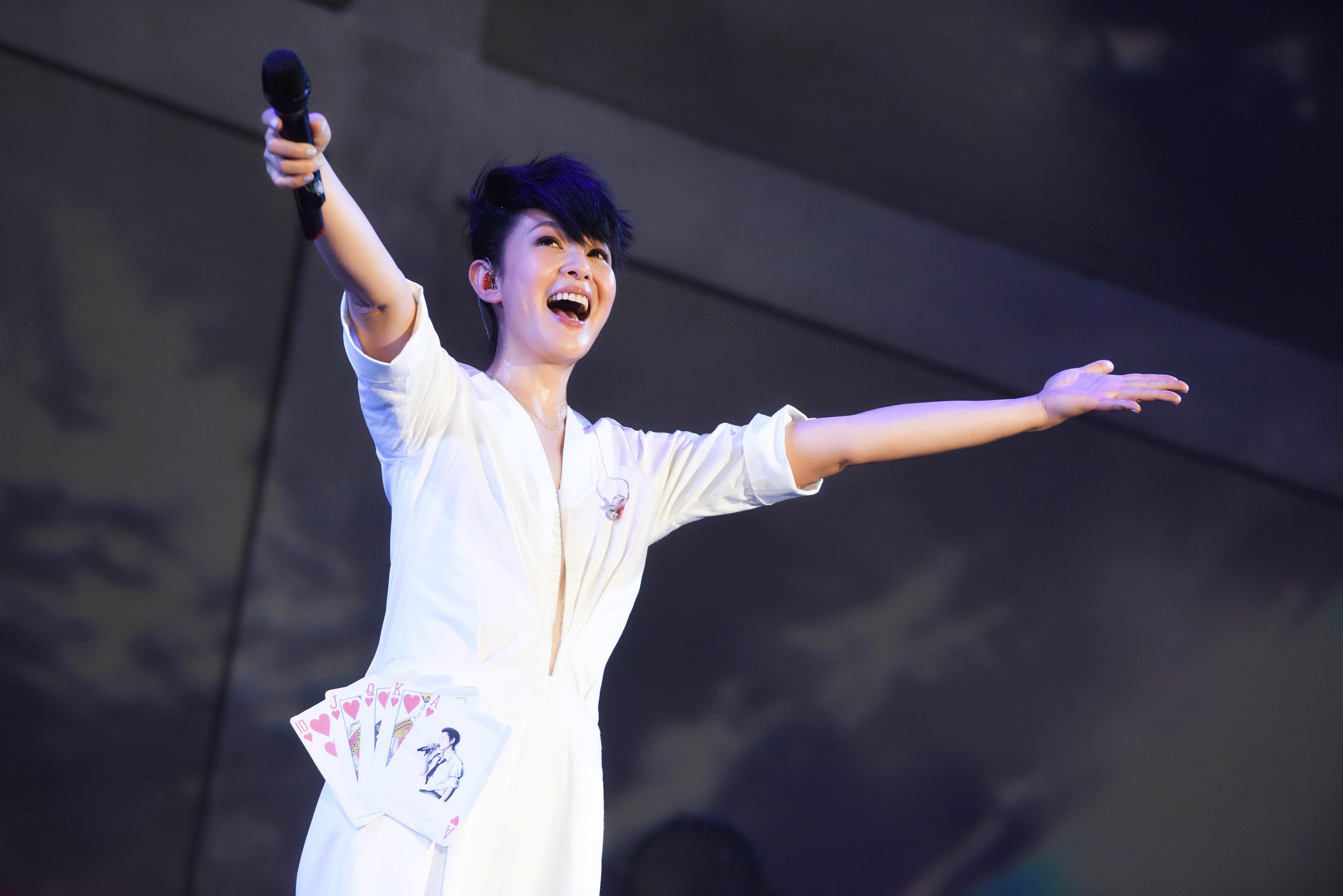 劉若英去年結束世界巡迴演唱會,今年先演唱電影歌曲展現溫暖聲線。(相信音樂提供)