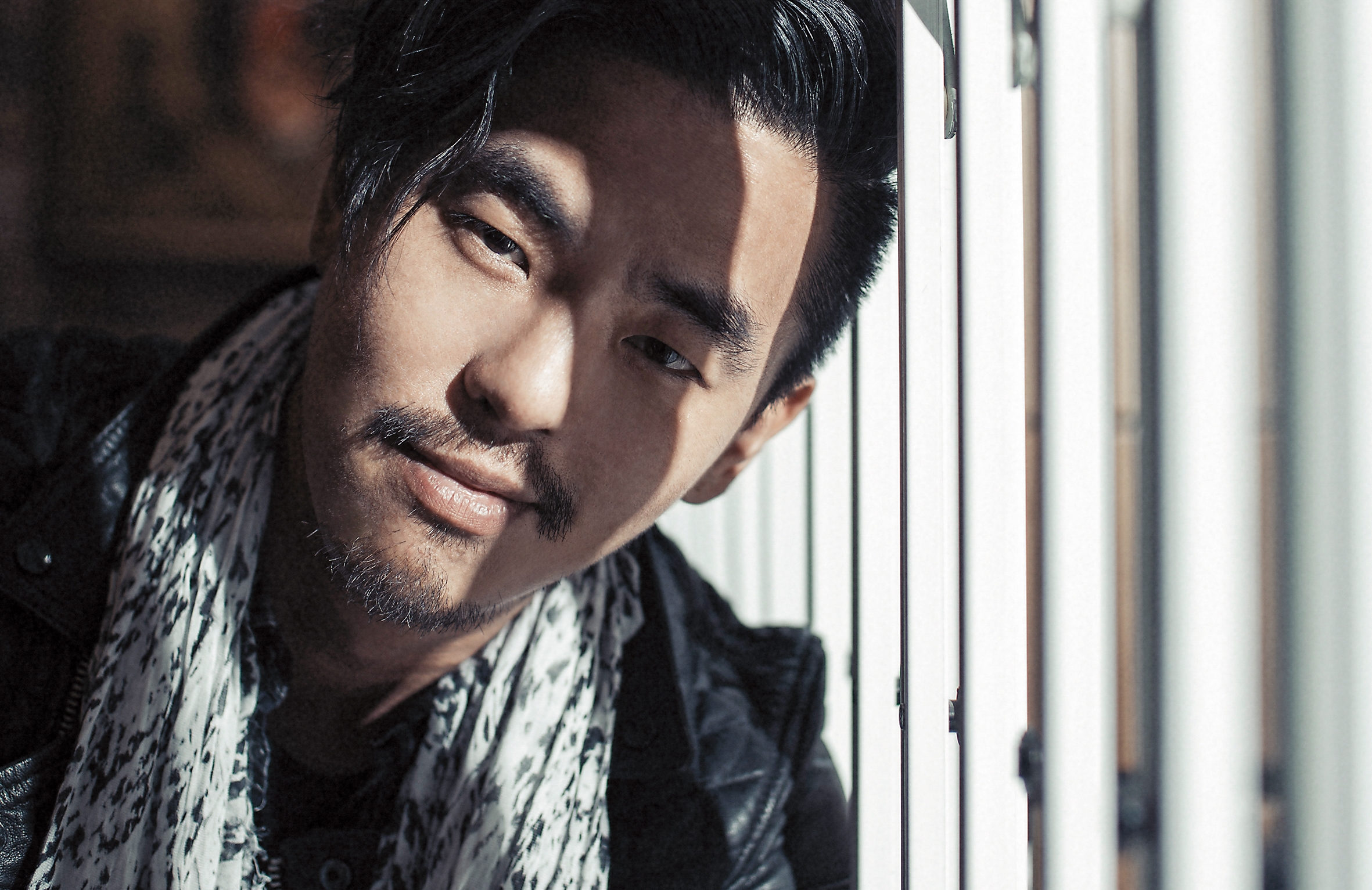 柯有倫笑笑說,若不是因為父親走了,他有可能到現在都還在街上飆車,個性走不到成熟。