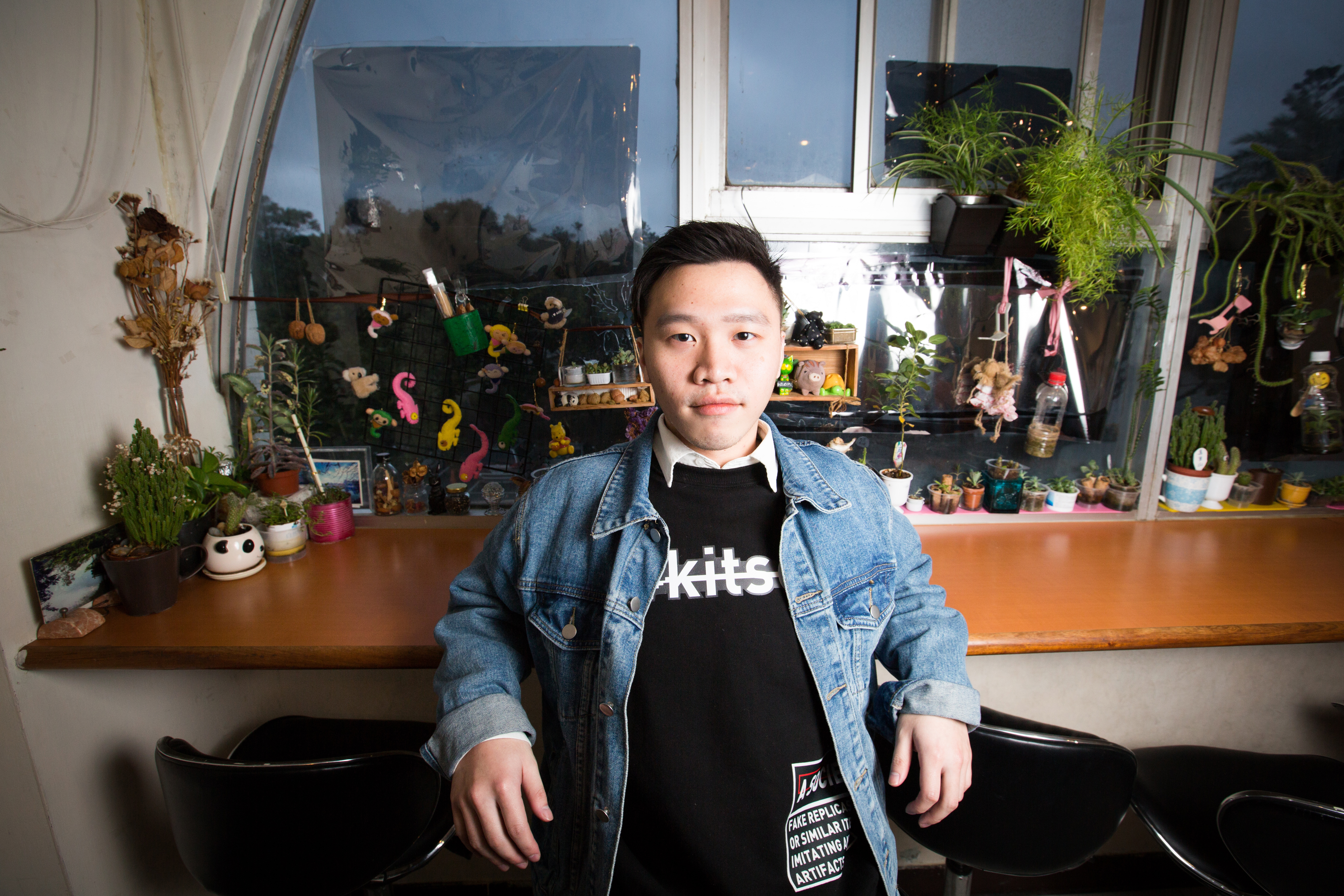 徐豪謙性經驗豐富，去年開始開了一連串的口交課與肛交課。