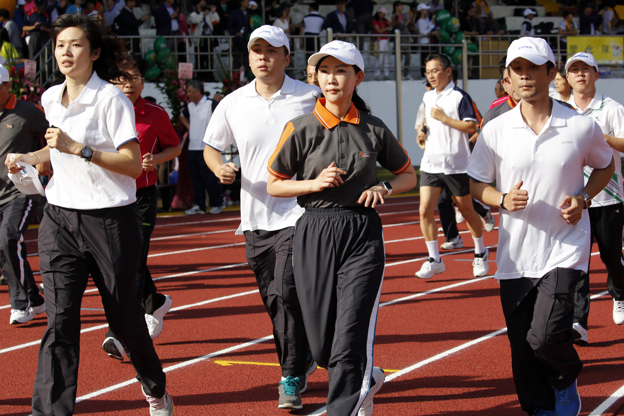 王瑞瑜分享自己的保養祕訣，還推薦大家使用自家產品。
