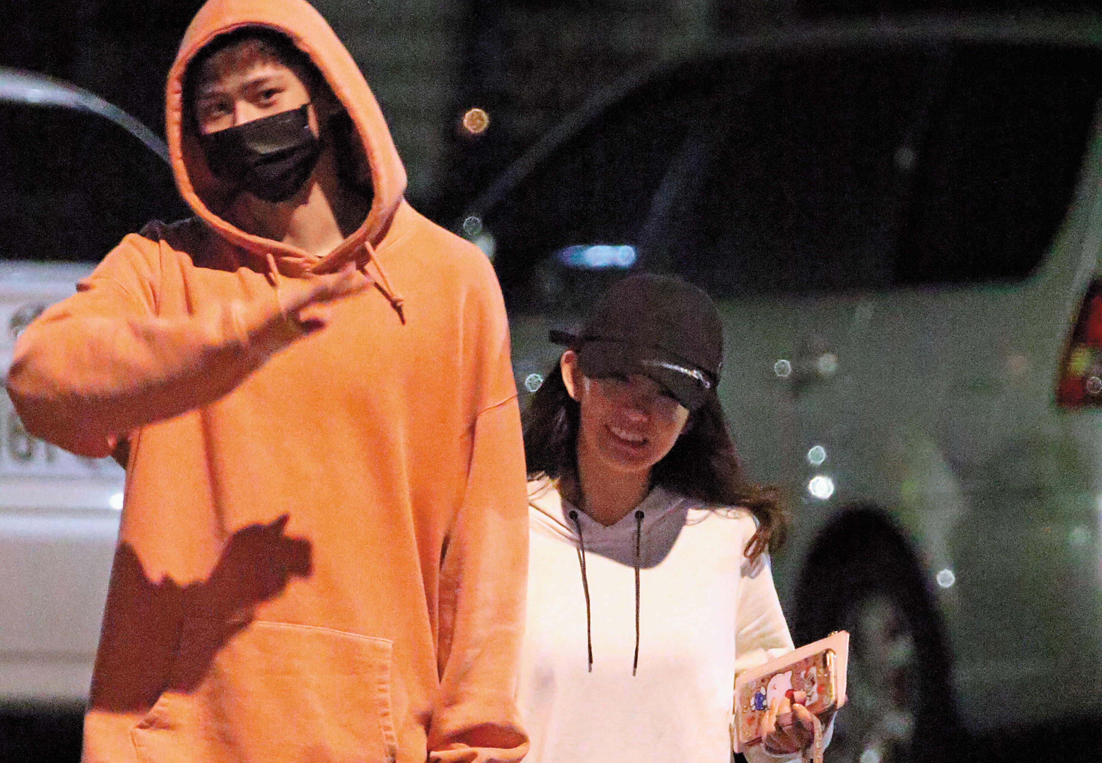 郭書瑤（右）與金陽（左）的「姐弟戀」劃下句點，傳說金陽家裡反對交往，郭書瑤也傳過移情別戀。