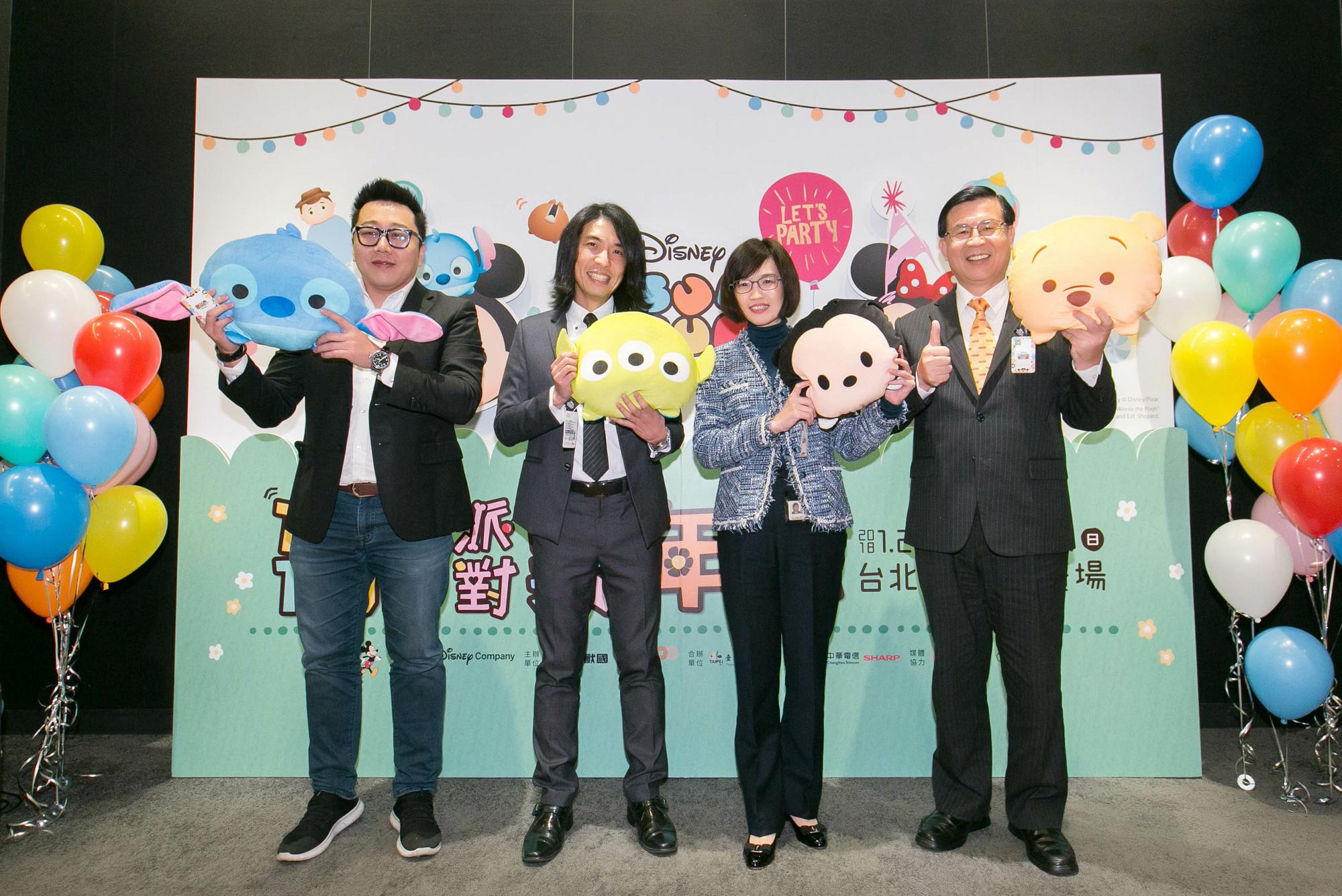 左起為野獸國副總經理李昇峰、台灣華特迪士尼行銷總監吳育達、台北101商場事業處營運長朱麗文、臺北市雙層觀光巴士執行長徐浩源。（台北101提供）