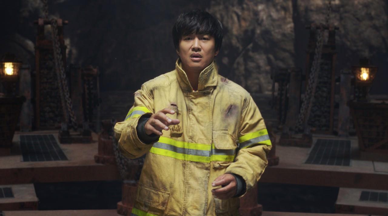 車太鉉演過不少叫好叫座的電影,如今在《與神同行》中詮釋走過死亡蔭谷的消防員。