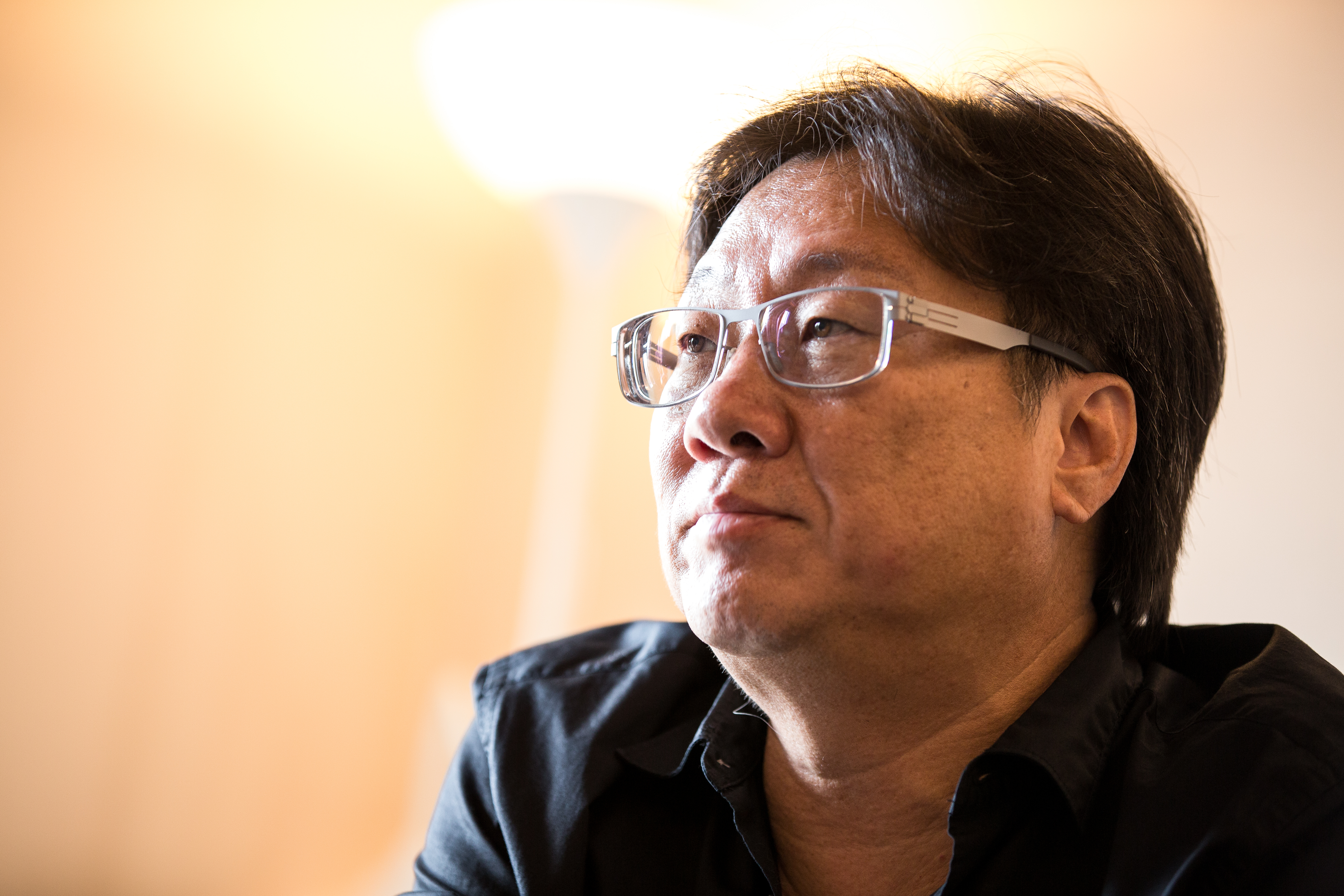 出身軍人世家,提起最想拍的影視題材,口才便給的羅法平顯得有些欲言又止。