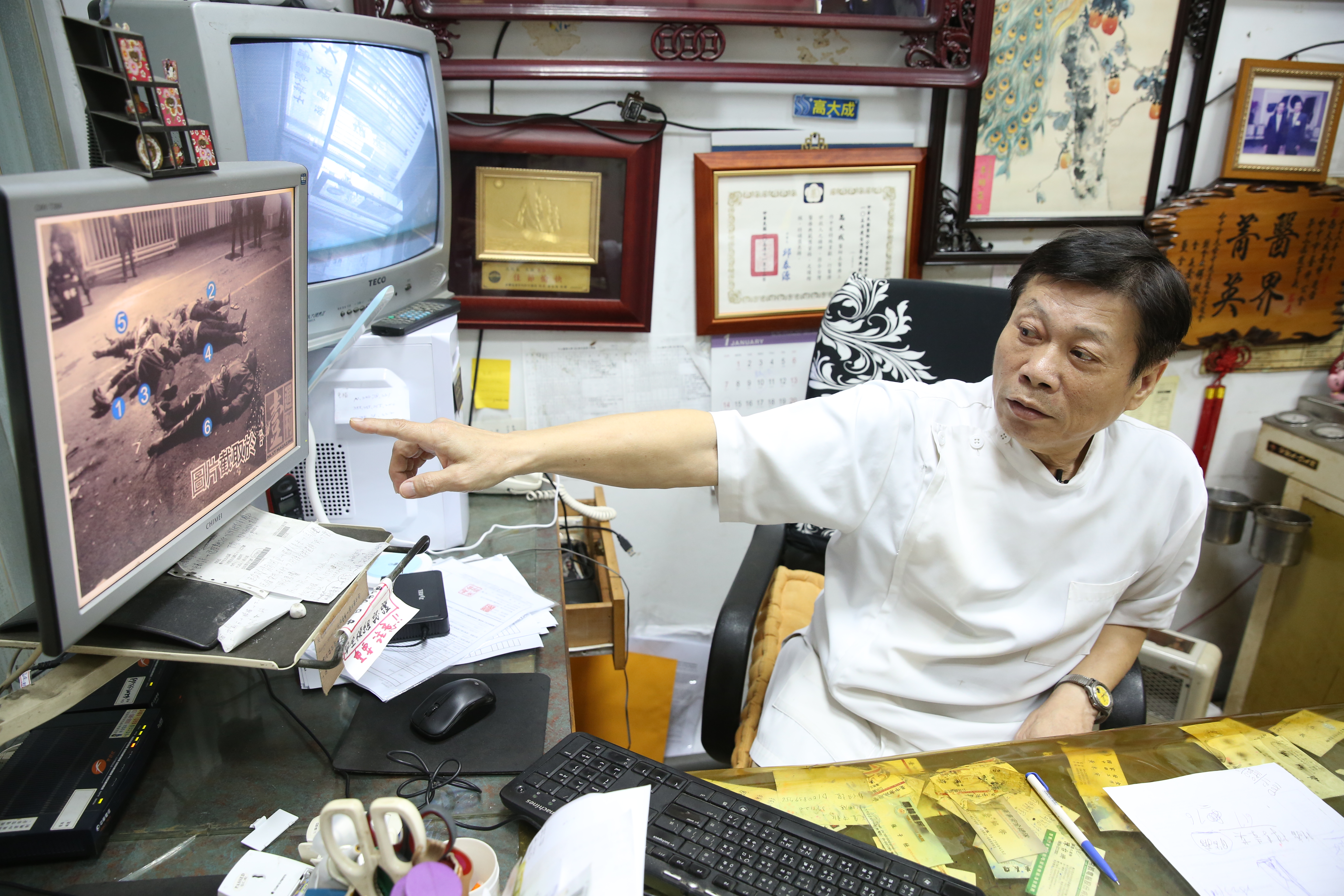 高大成（圖）說明數起過去與石台平有歧見的爭議案例。