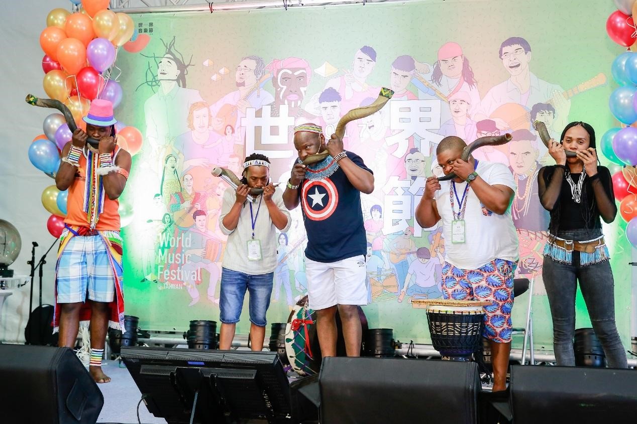 除了音樂製作，風潮亦承辦「2017世界音樂@台灣」音樂祭，南非原民樂團Dizu Plaatjies & Ibuyambo Ensemble出席開幕記者會。