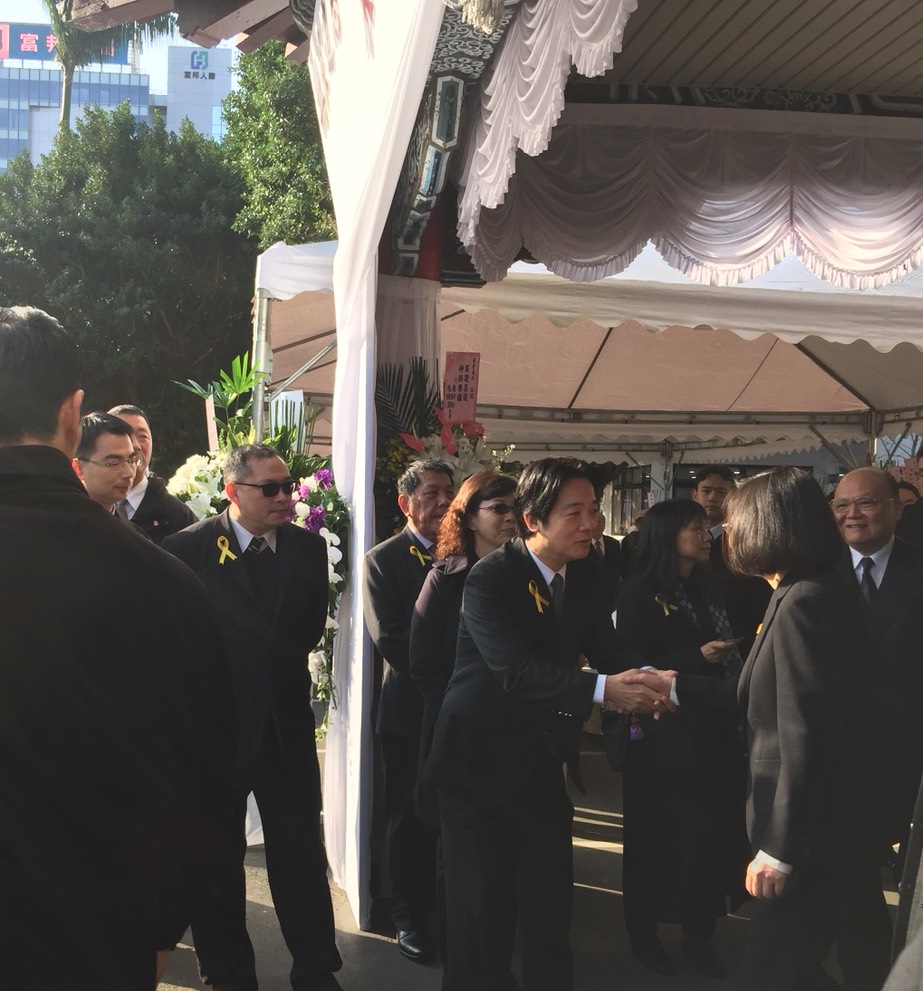 總統蔡英文與賴清德上午連袂出席,參加親民黨主席宋楚瑜母親宋胡窕容的告別式。