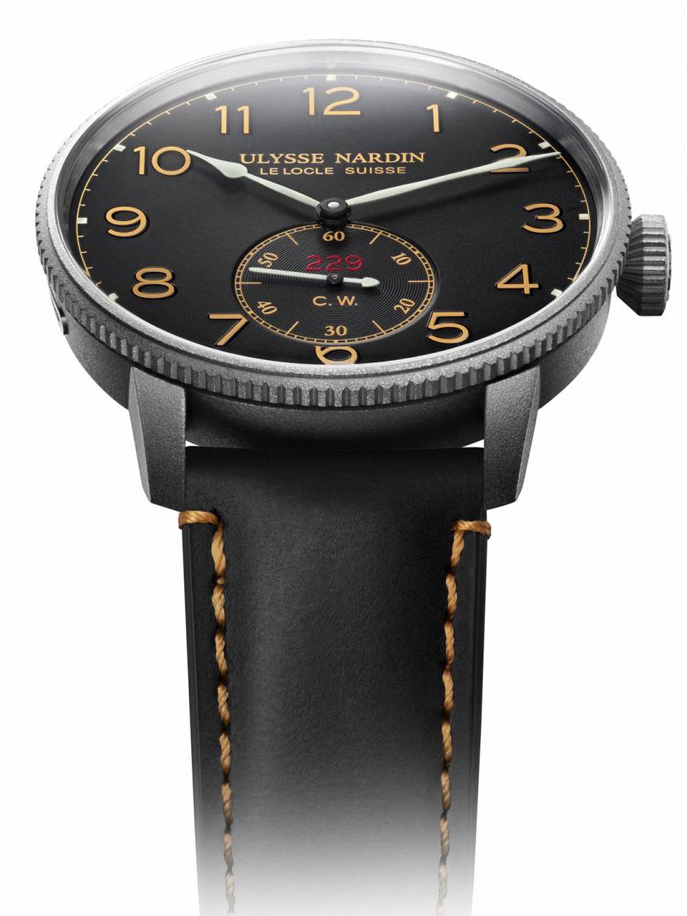 《Marine Torpilleur Military》 六點鐘位置的C.W.字樣為「Chronometer Watch（C.O.S.C.瑞士官方天文台）」的縮寫。此錶裝配使用矽擒縱的自製UN118自動上鏈機芯。 功能：時、分、小秒指示/機芯：自動上鏈機芯/定價：7,900瑞士法郎（約NT$ 243,000，限量300只）