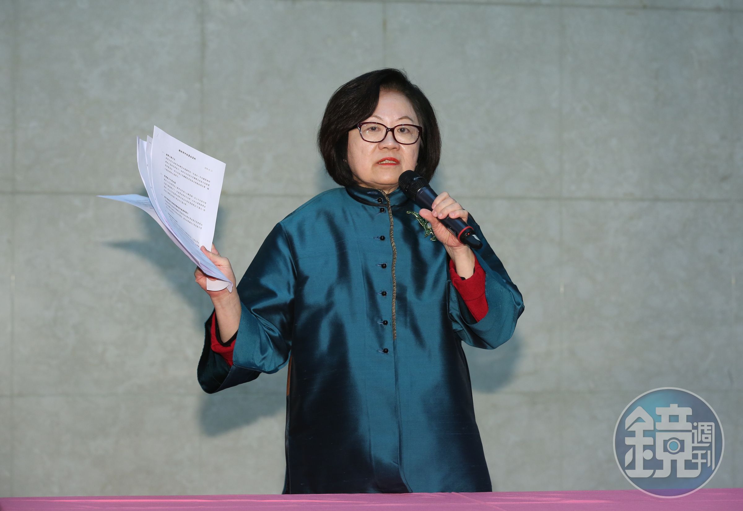 董事長陳郁秀對於外界指控華視被民視董事長郭倍宏染指為小民視的說法相當在乎。