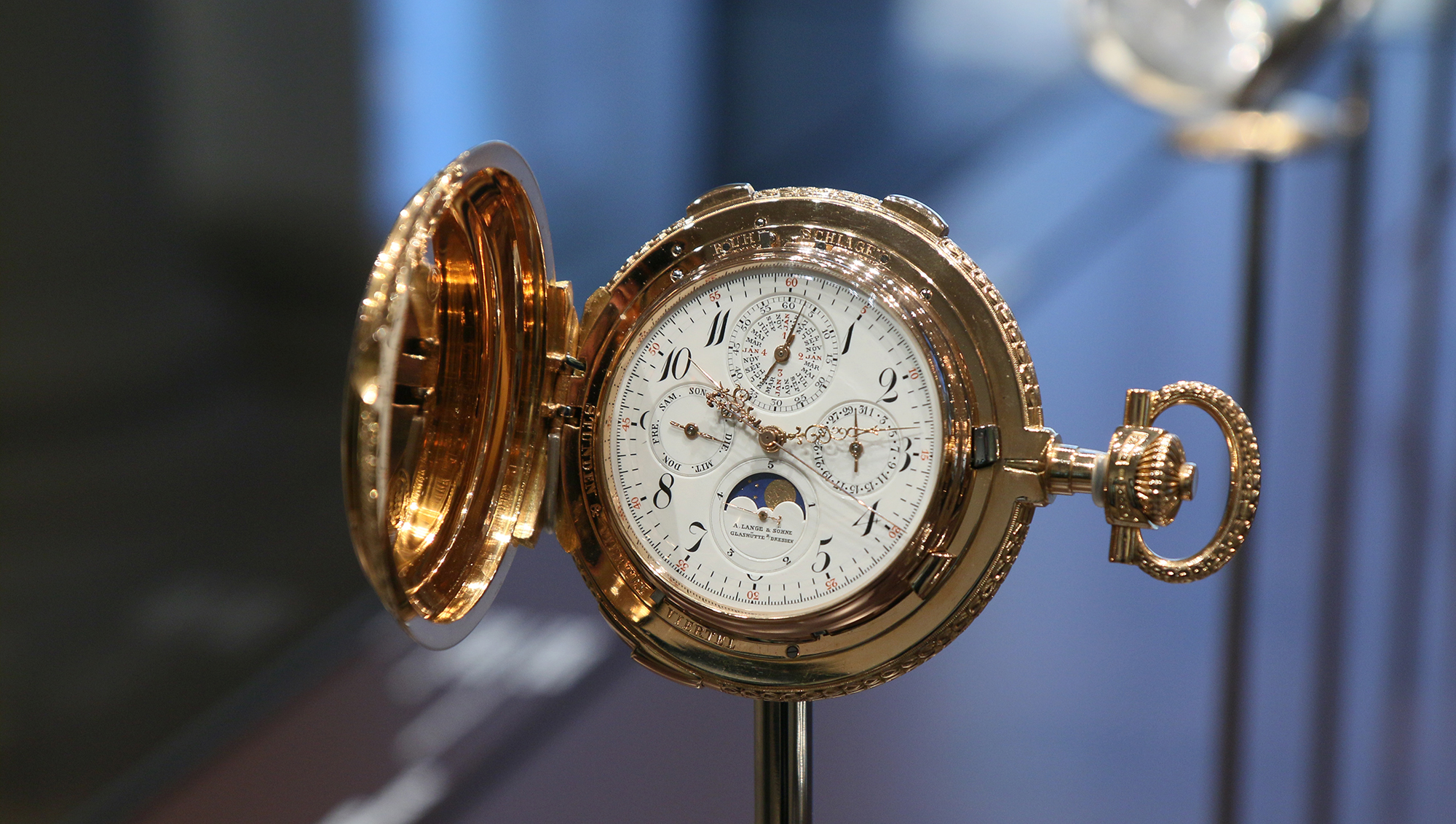 朗格歷史上最複雜時計的No. 42500懷錶於1902年完成，但經過長年風霜摧殘，2001年重見天日時已是殘破不堪；後來再透過朗格錶匠的盡心修復下，2010年終於重現風采，現今收藏於茨溫格宮數學物理沙龍內供人參觀。