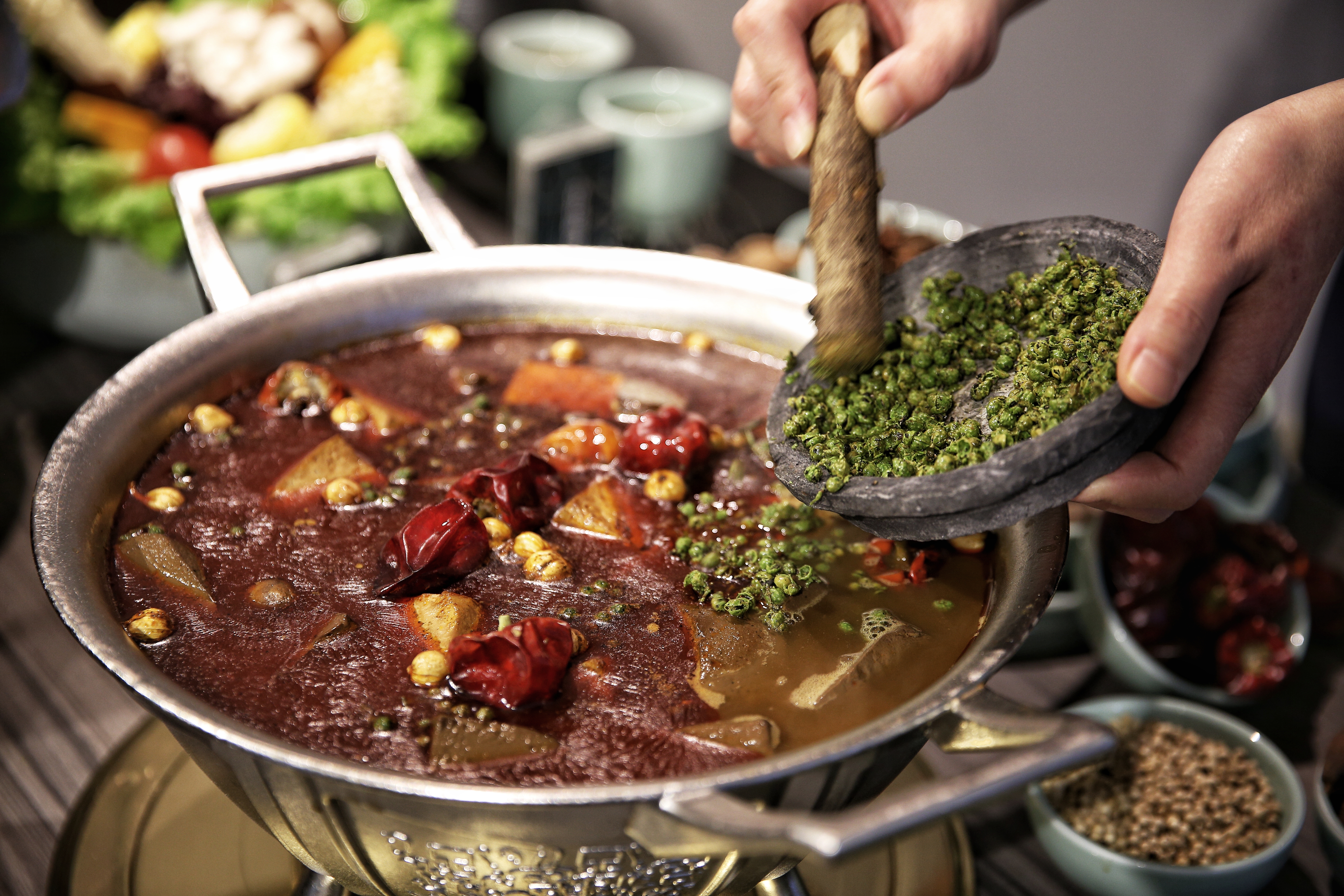 「青花驕」是王品集團兩岸建立的第22個餐飲品牌，愛吃麻辣的老饕有福了。
