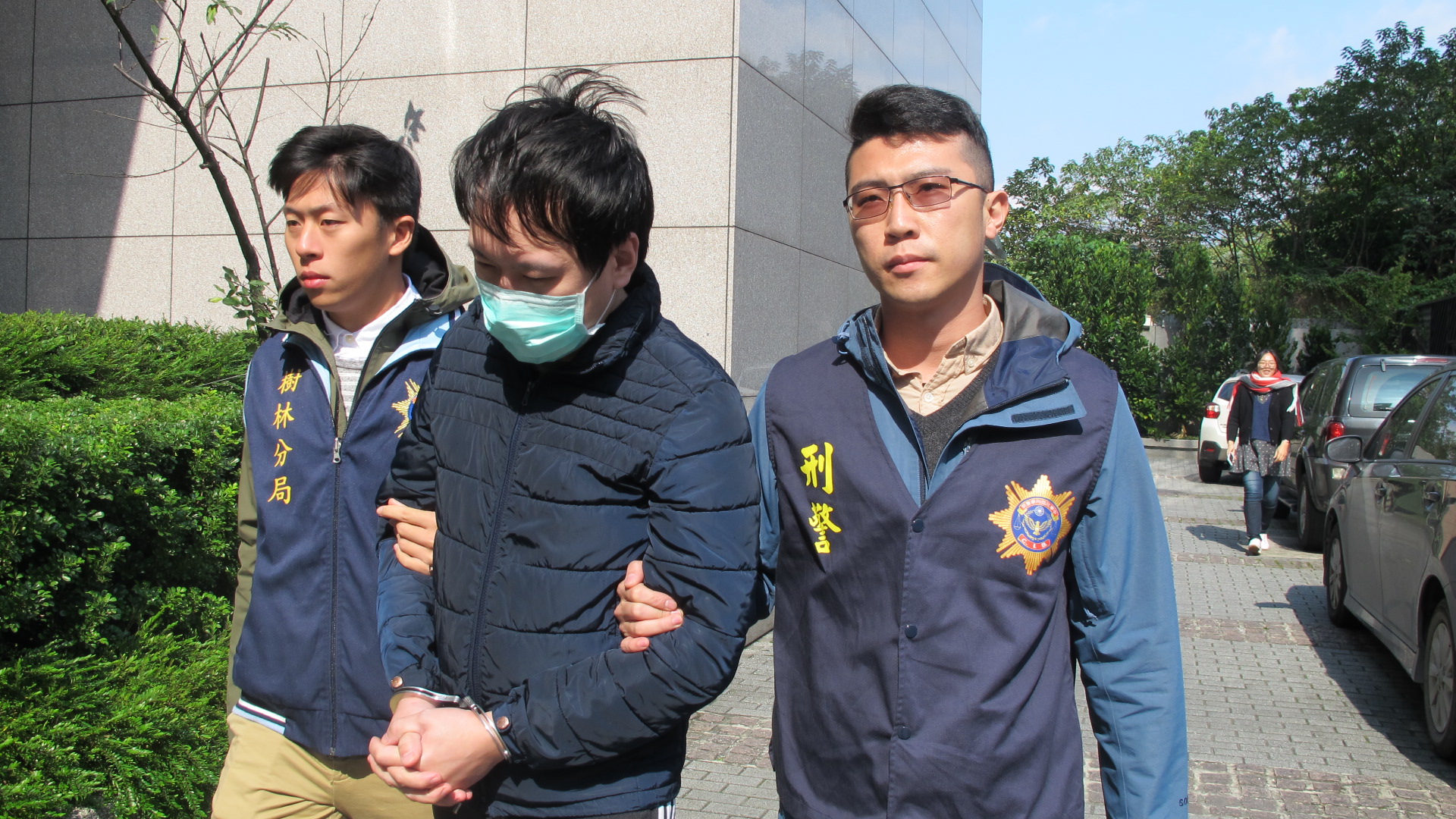 劉嫌涉假匯款騙賣家交易，被刑事局查獲。（刑事局提供）