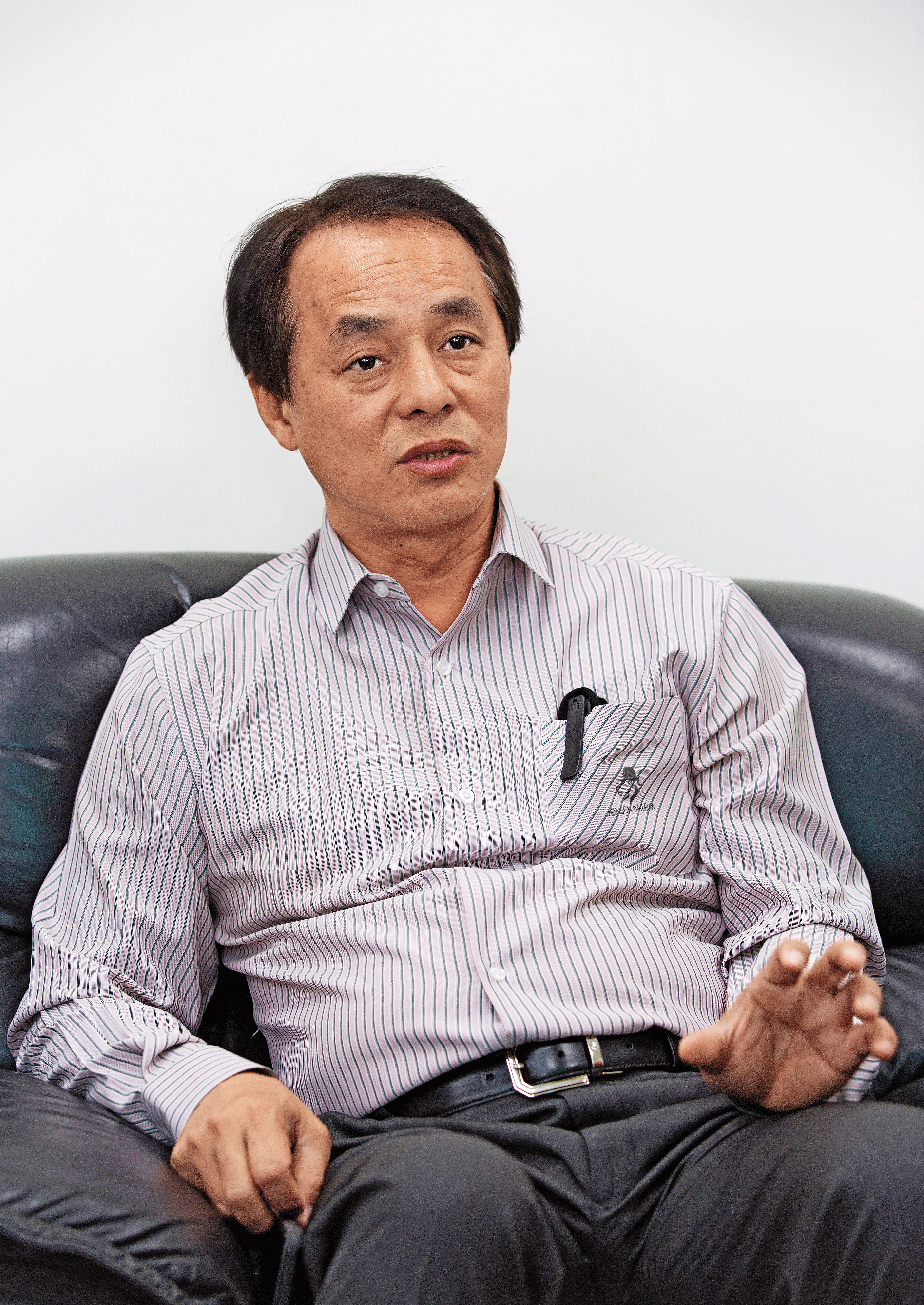 漢人鄉長許文獻認為原民傳統領域紛爭,再過100年也無法解決。