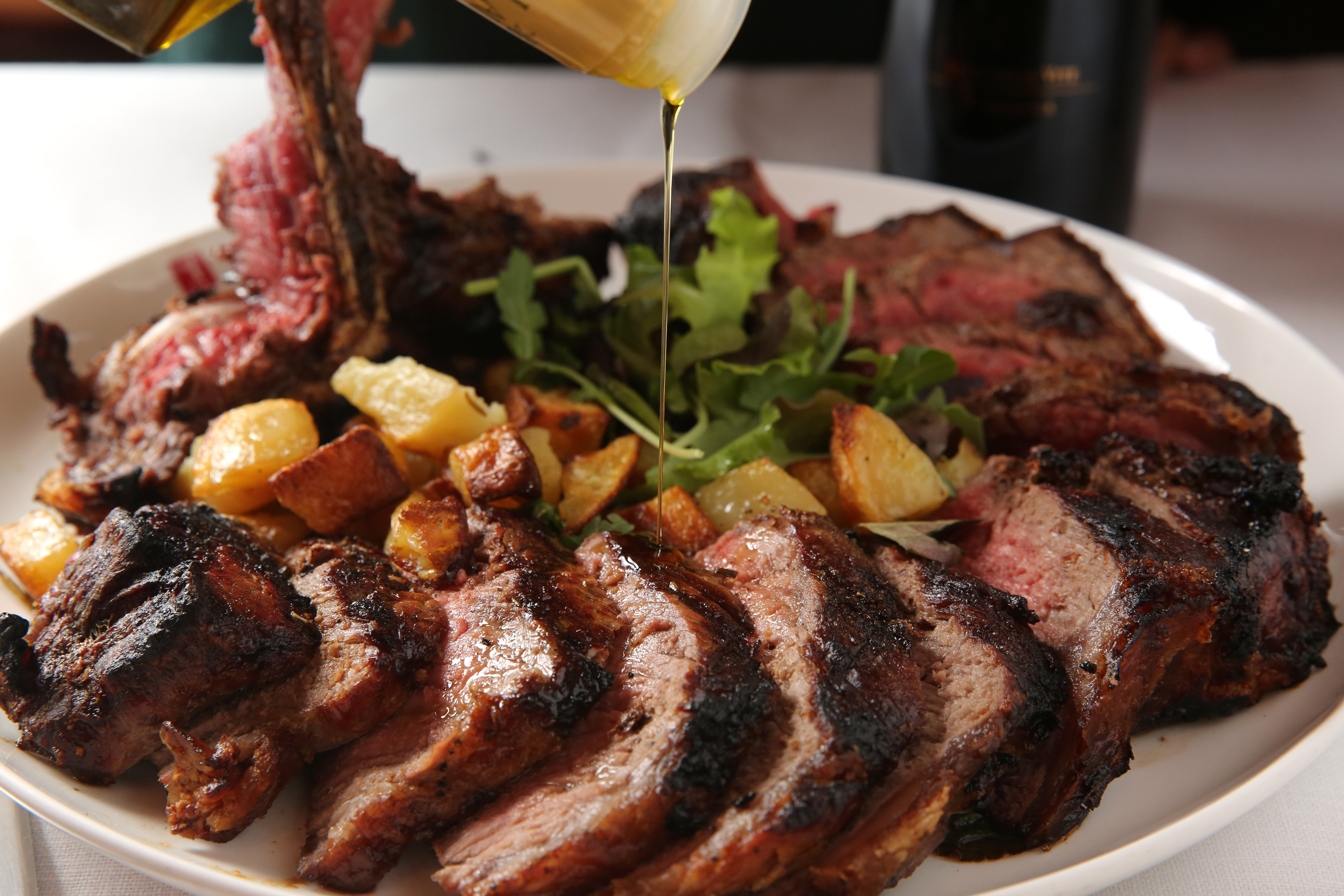 「Ristorante & Wine Bar dei Frescobaldi」餐廳有佛羅倫斯招牌名菜大丁骨牛排。