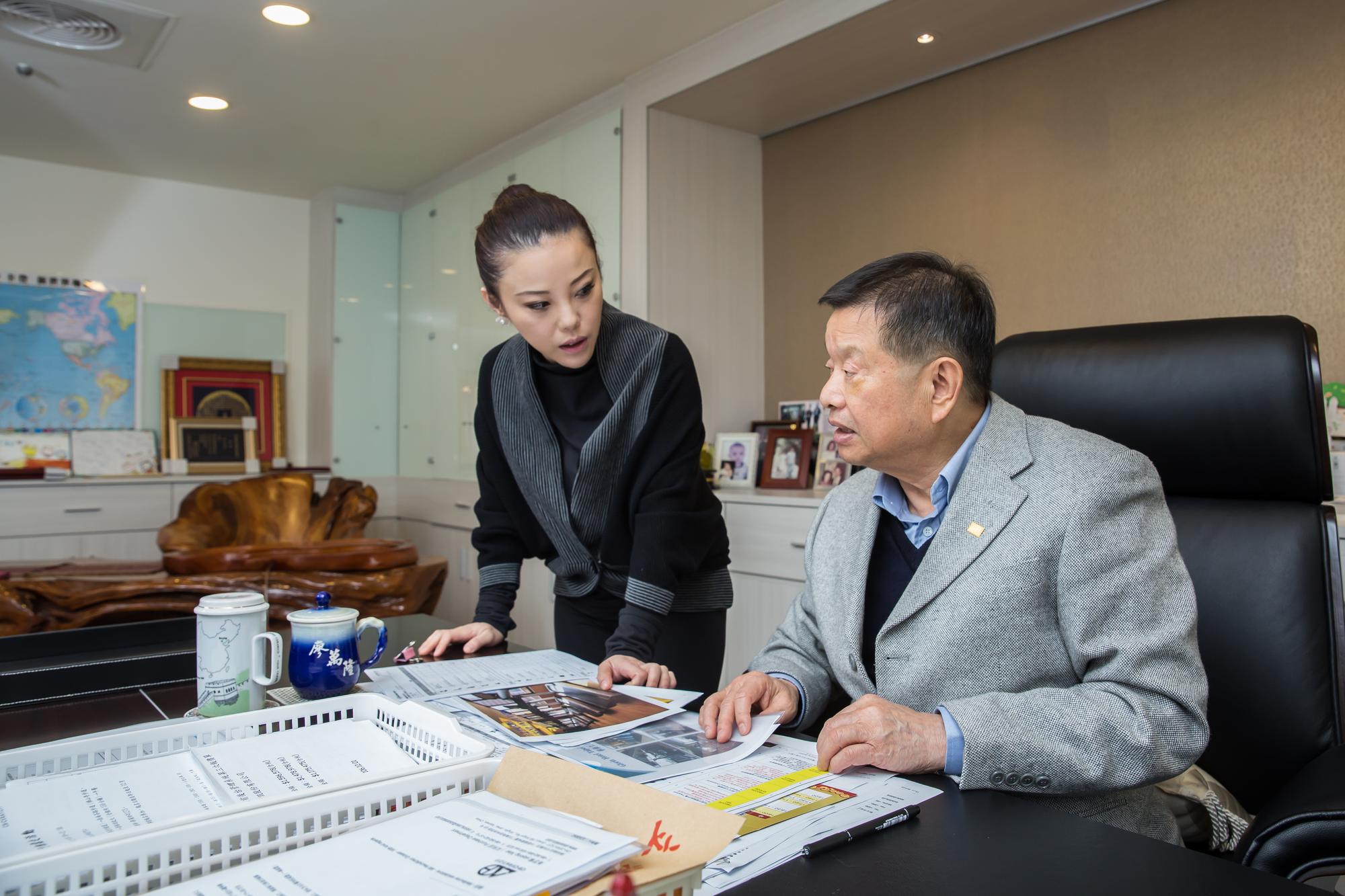 早在2008年左右,廖萬隆就將事業陸續交班給3個女兒和1個兒子,而4個小孩也在自己崗位上有所表現。(本刊資料照)
