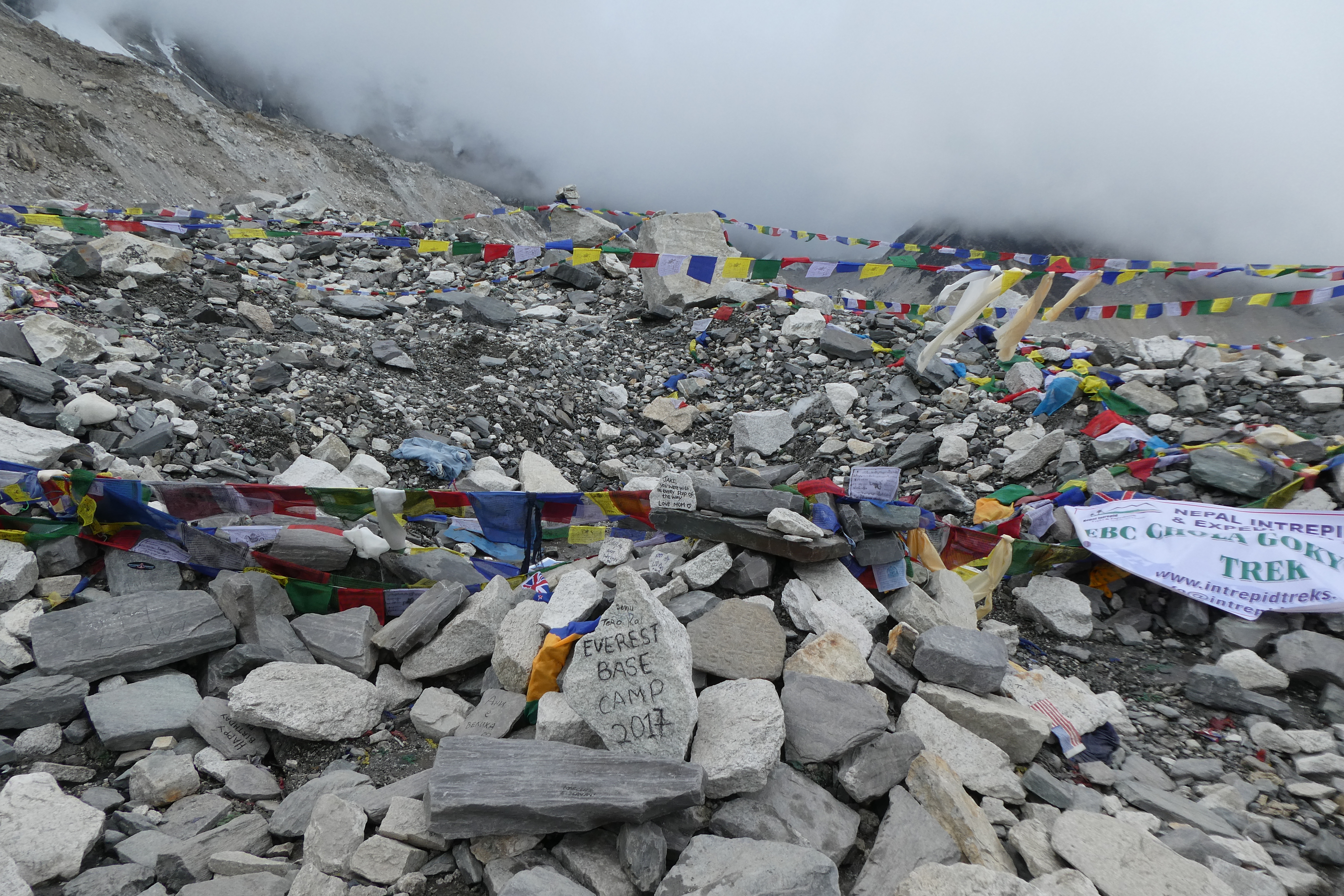前往海拔5,300公尺的聖母峰基地營前，最好事先服用高山症預防藥物。