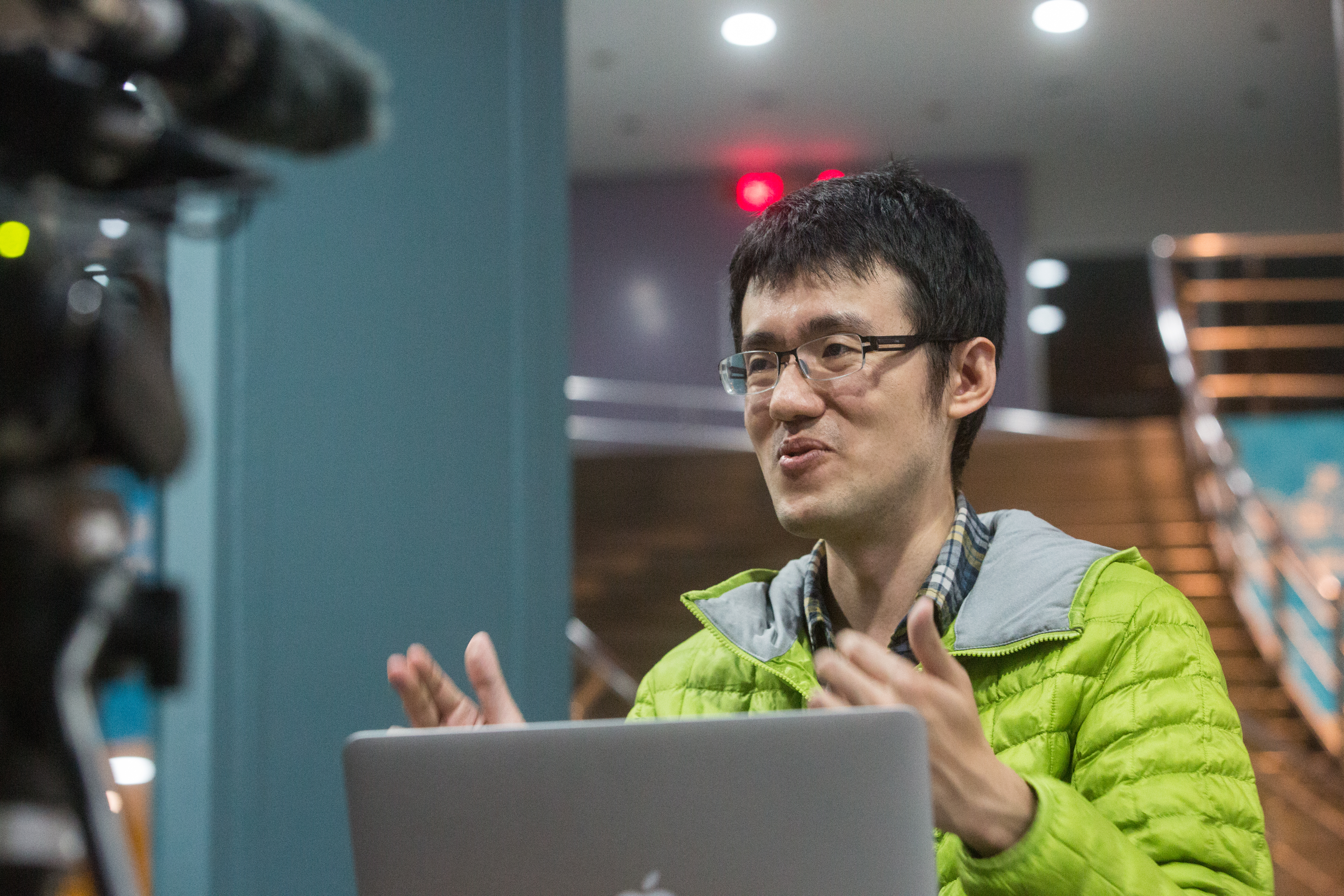 麥克風認為自己不算標準的存股族，市場上熱門的存股股票，他幾乎沒有買過，理由在於那些股票通常比較貴。