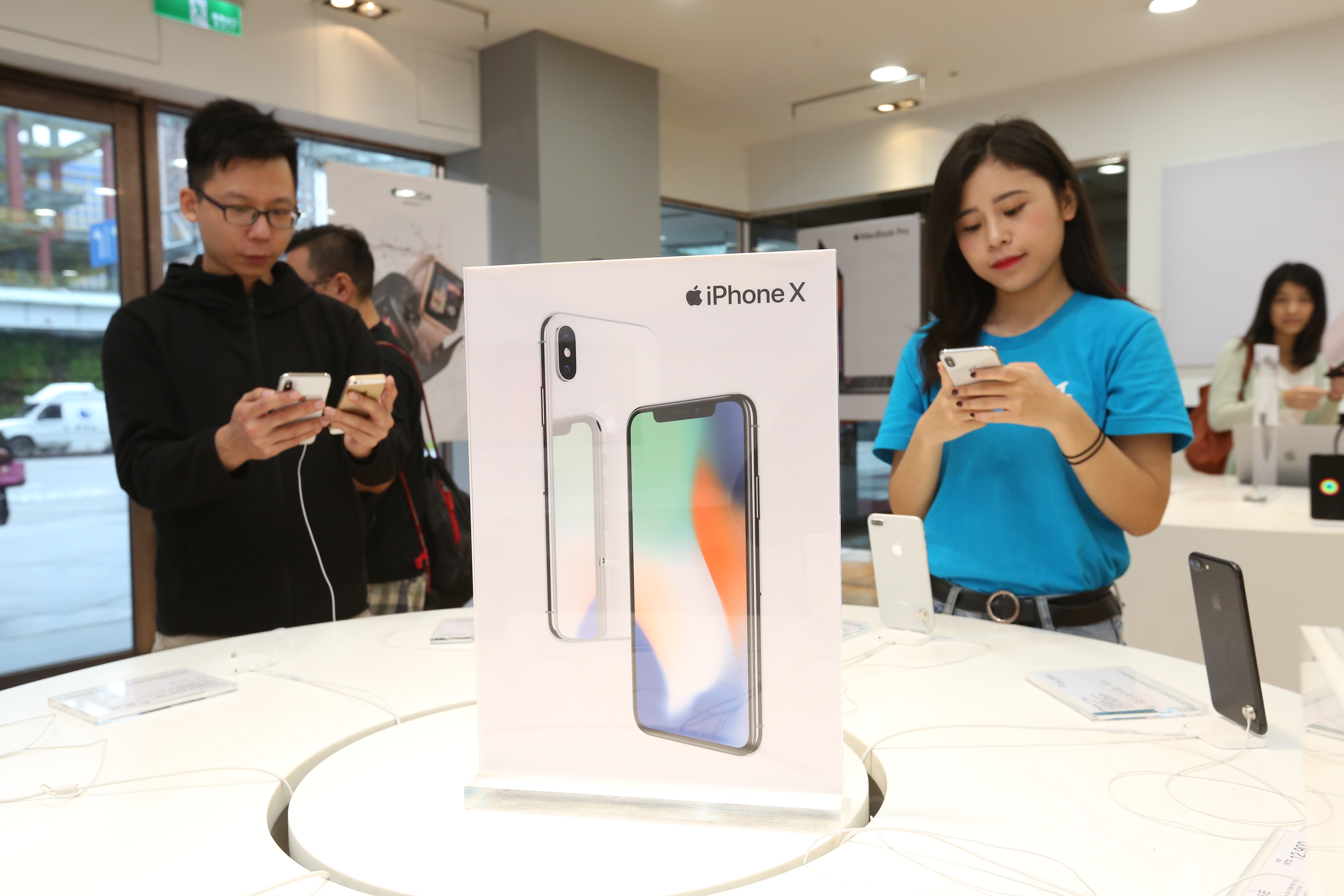 跟著巴菲特投資，林修禾看好蘋果（Apple）的投資價值仍高於其股票價格。