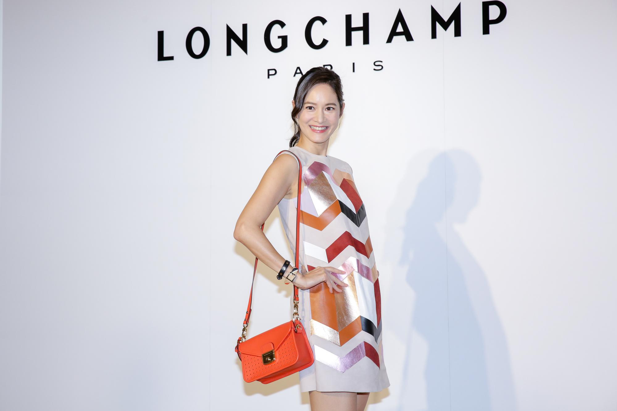Janet出席Longchamp 2018夏季新品鑑賞會,看不出是產後3個月的媽媽。