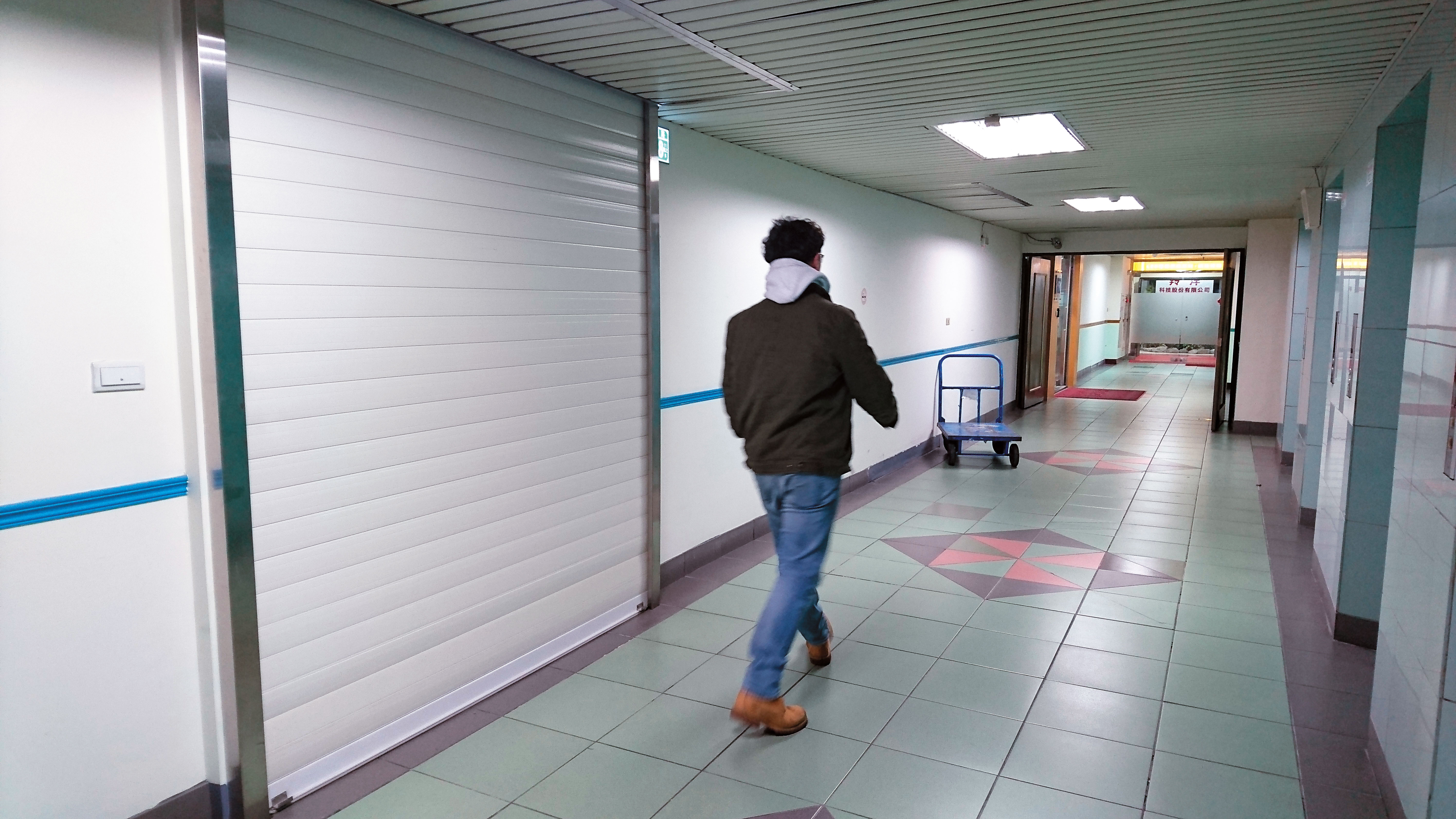 昀鑫公司曾承攬華航標案，卻因棄標遭華航提告求償。