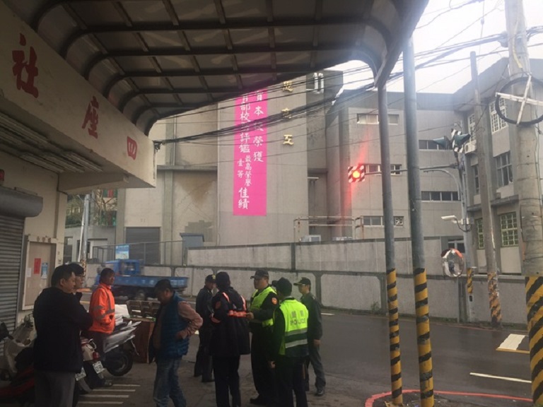 案發後新竹縣警方派員抵達現場，並迅速查出嫌犯身份。（警方提供）