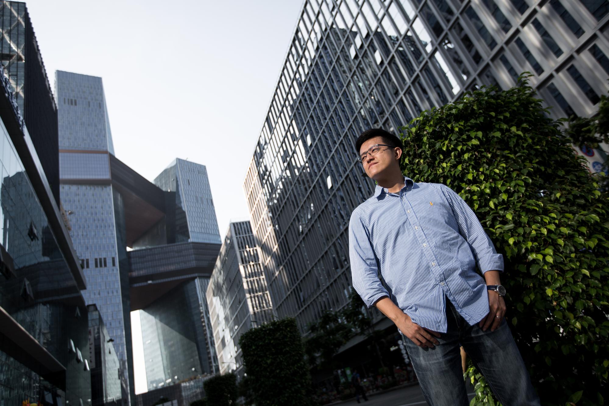 林宏諺是有偶設計創辦人,在新銳設計圈小有名氣,做過趨勢科技旗下友愉科技(Tomofun)與來自新加坡的旋轉拍賣台灣辦公室,為想繼續擴大營收成長,去年6月,決定赴大陸深圳一闖。