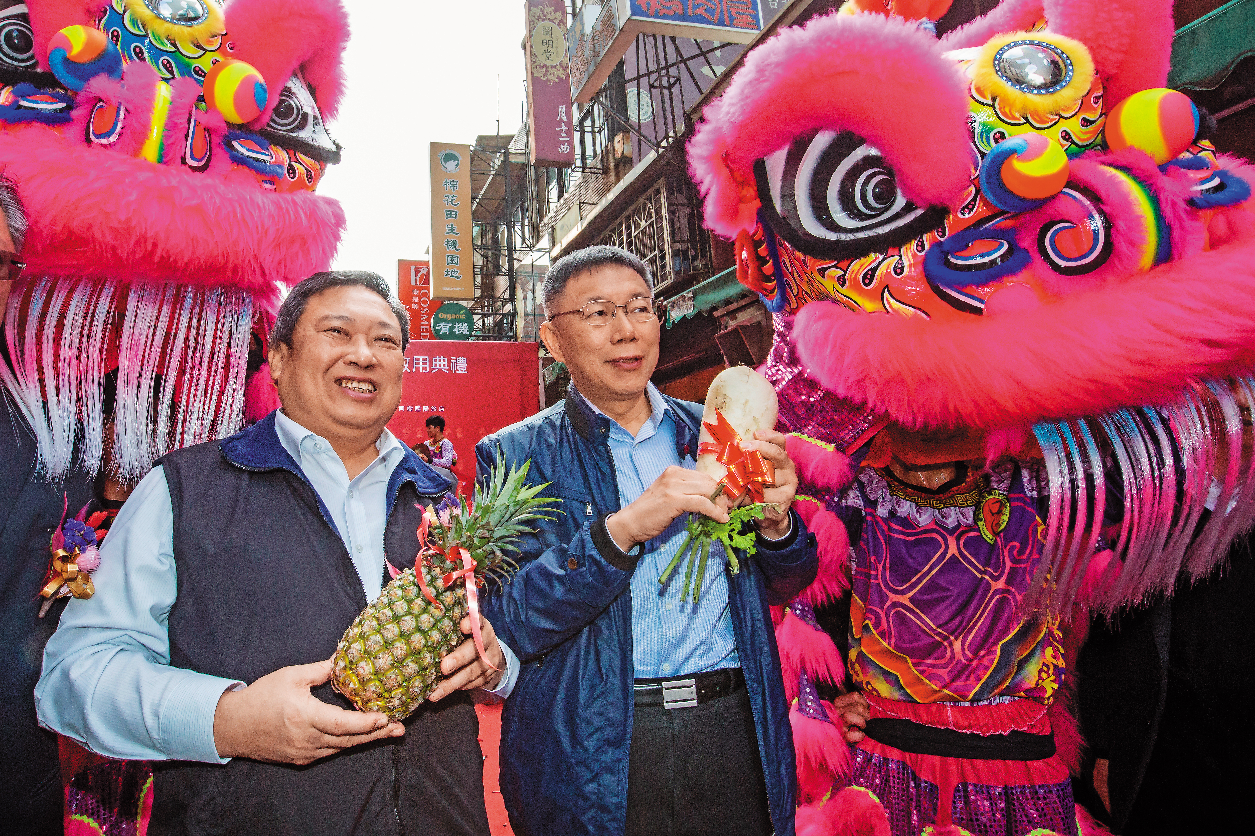 對年底北市選戰，民進黨內多傾向禮讓無黨籍的台北市長柯文哲。