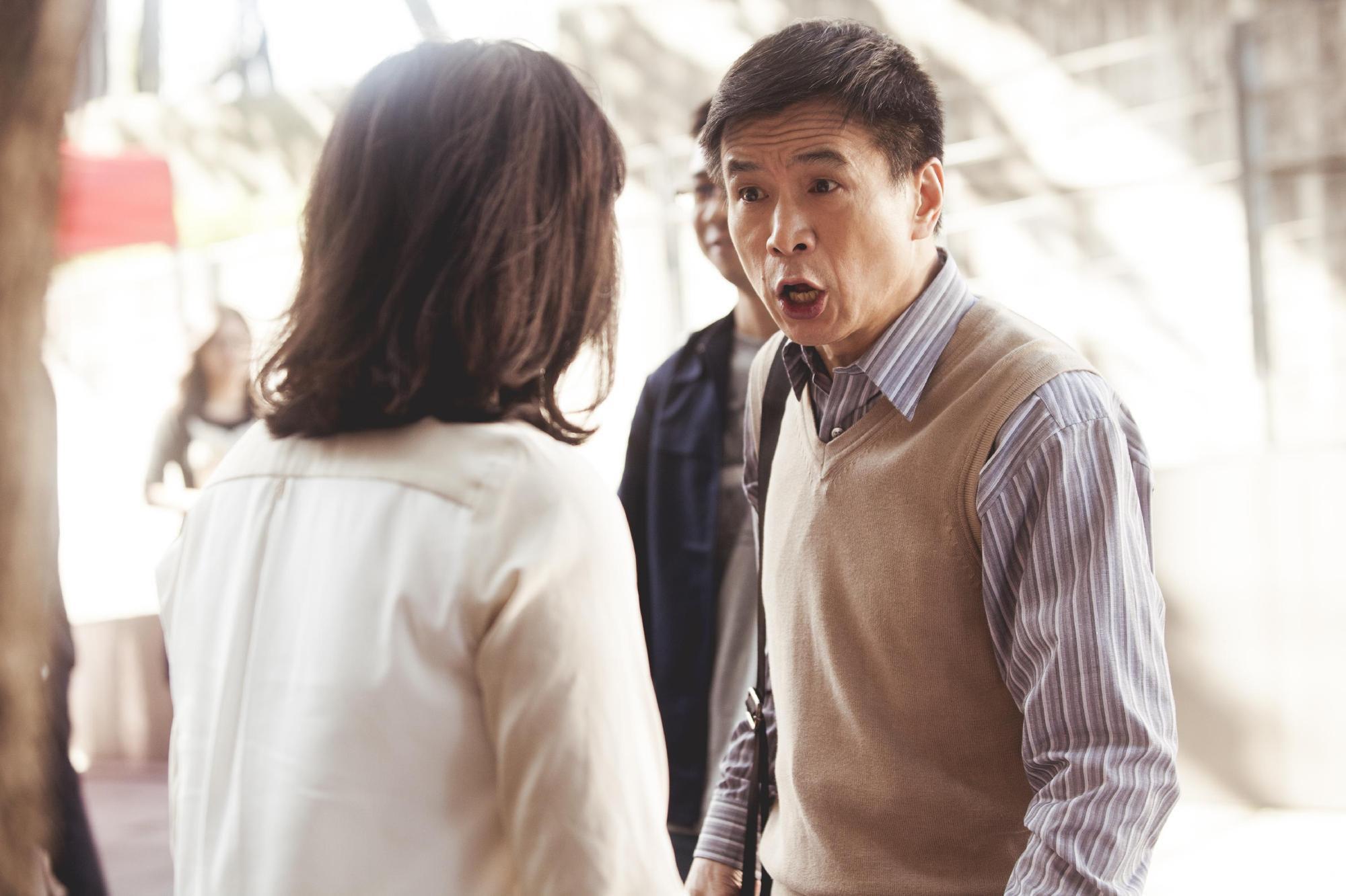 李天柱主演的電視電影《再見女兒》，在多倫多Reel Asian影展、華盛頓華語電影節皆獲最佳影片肯定，為服務視障者，在「公視+」的「點點愛」專區中以口述影像版方式呈現。（公視提供）