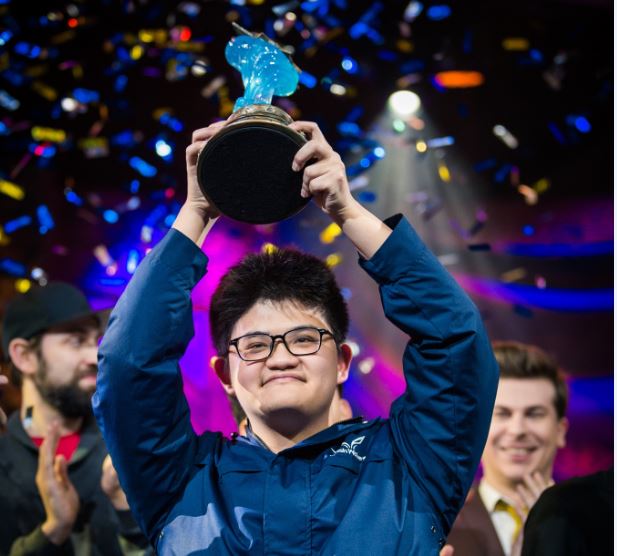 陳威霖奪下《爐石戰記》世界冠軍，總統蔡英文也在臉書道賀。（圖：暴雪提供）