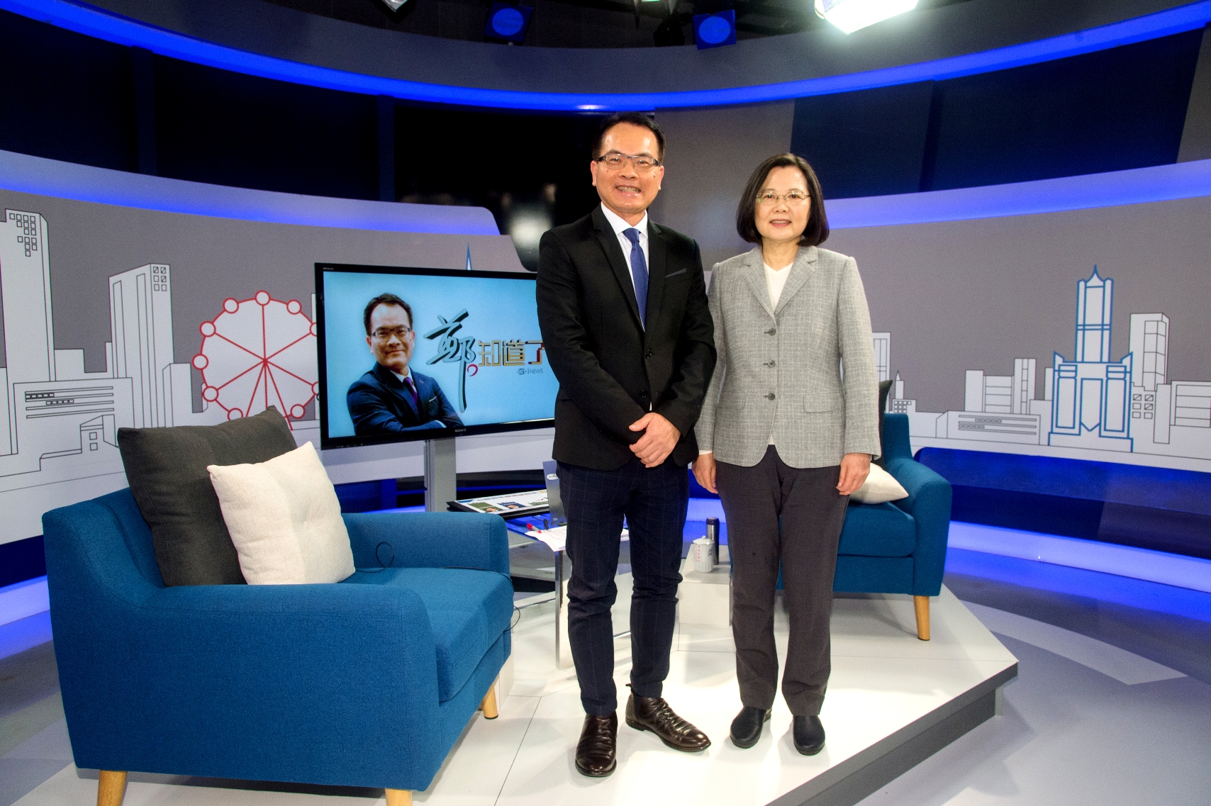 鄭弘儀新節目首集專訪總統蔡英文。（三立提供）